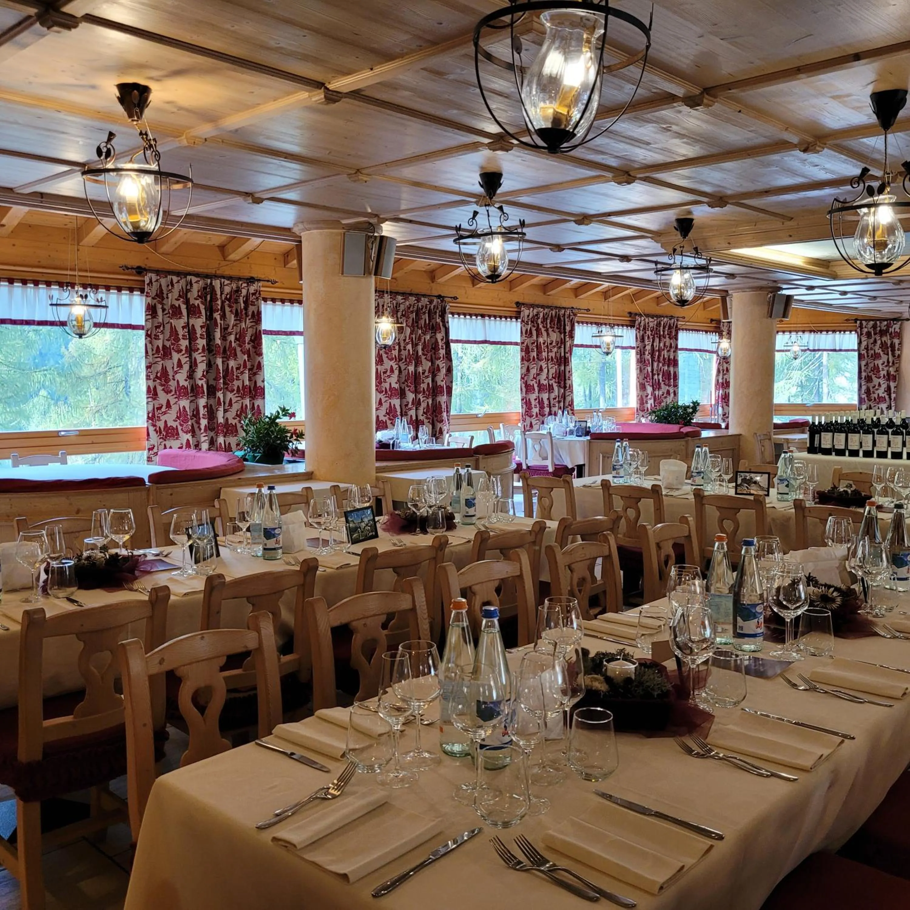 Banquet/Function facilities in Boscone Suite Hotel