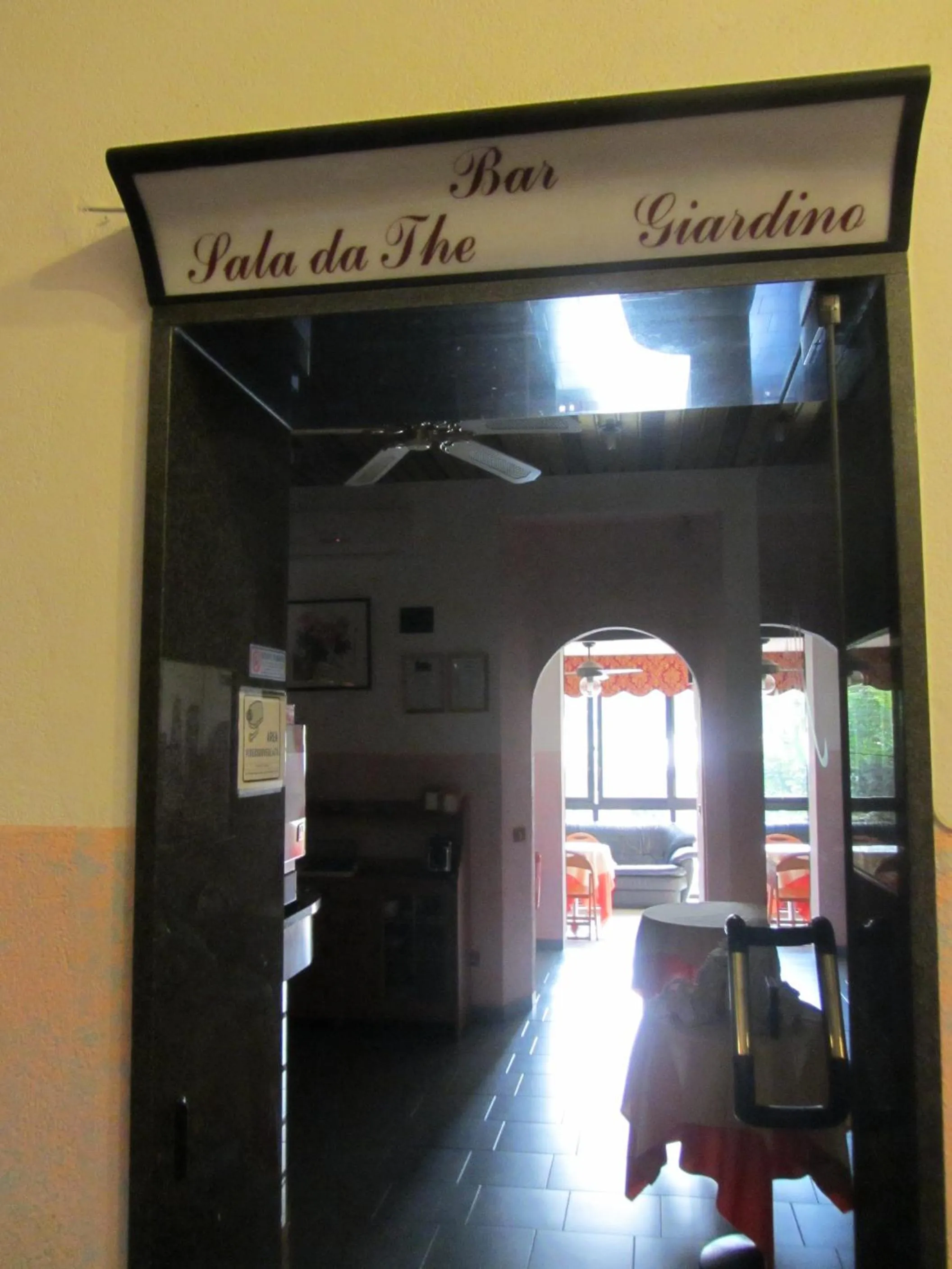 Restaurant/places to eat in Hotel Nizza