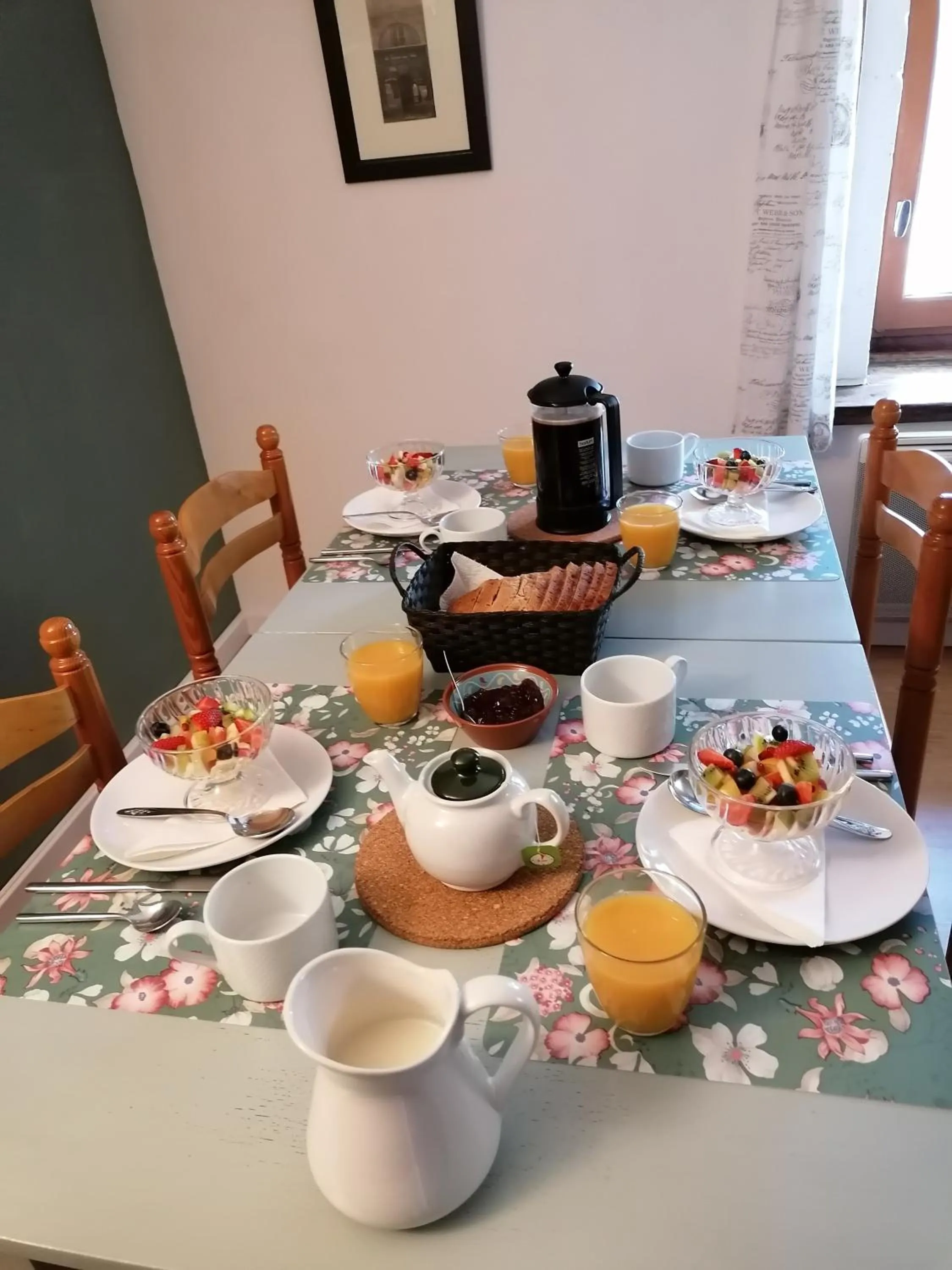 Breakfast in La Vieille Gorce Chambres d'Hôtes near Civray