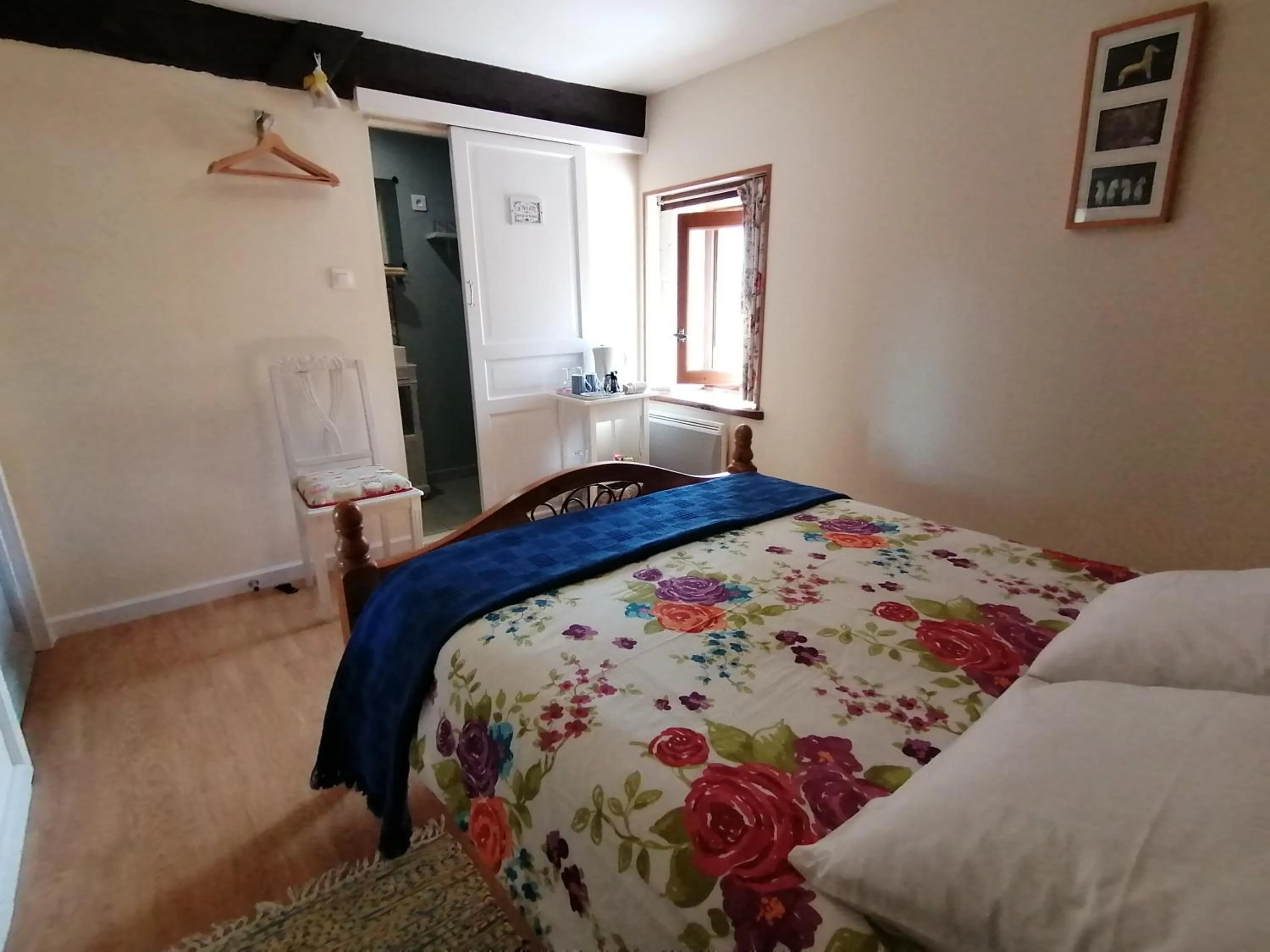 Bedroom, Bed in La Vieille Gorce Chambres d'Hôtes near Civray