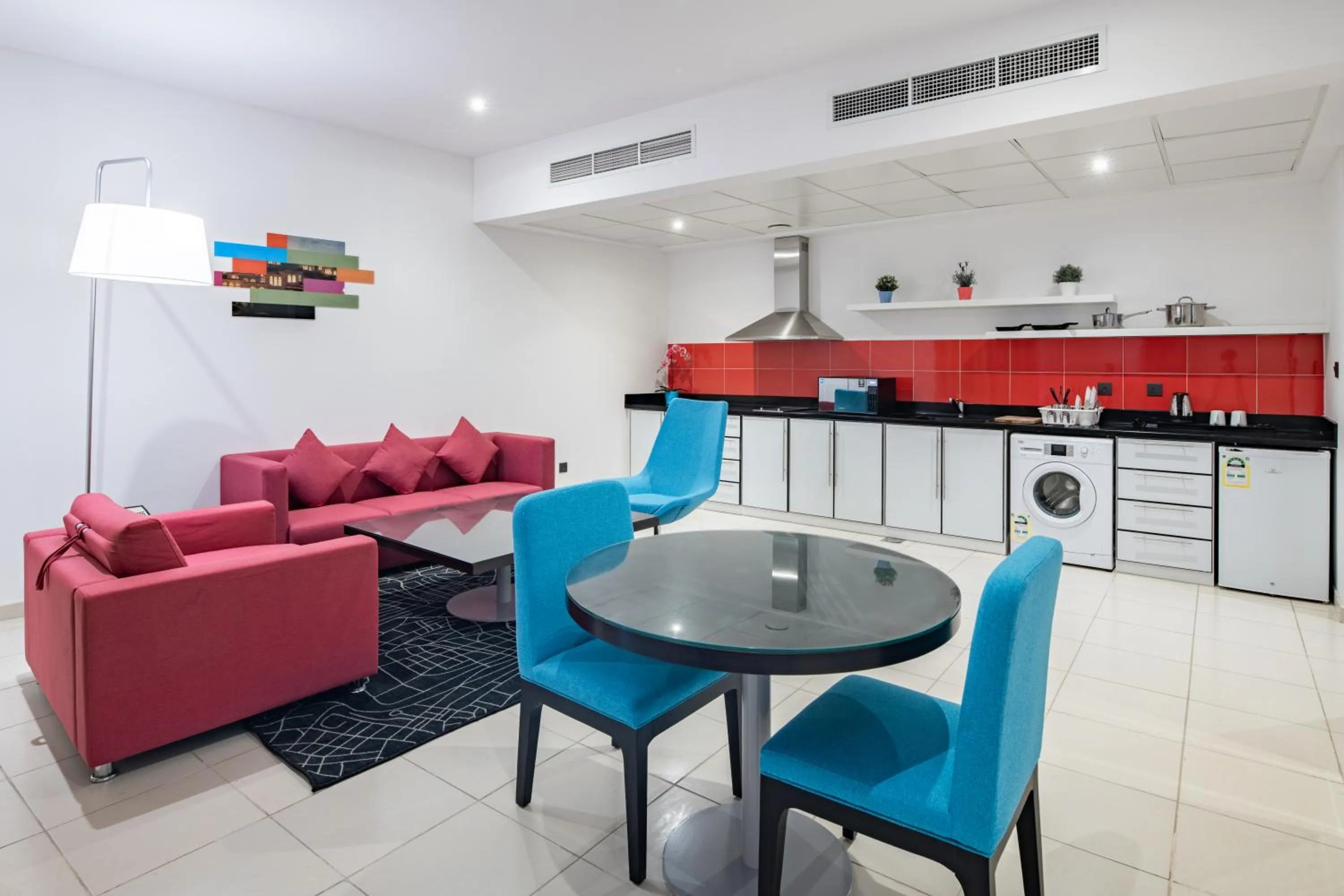 Kitchen or kitchenette in Radisson Hotel & Apartments Dammam Industrial City