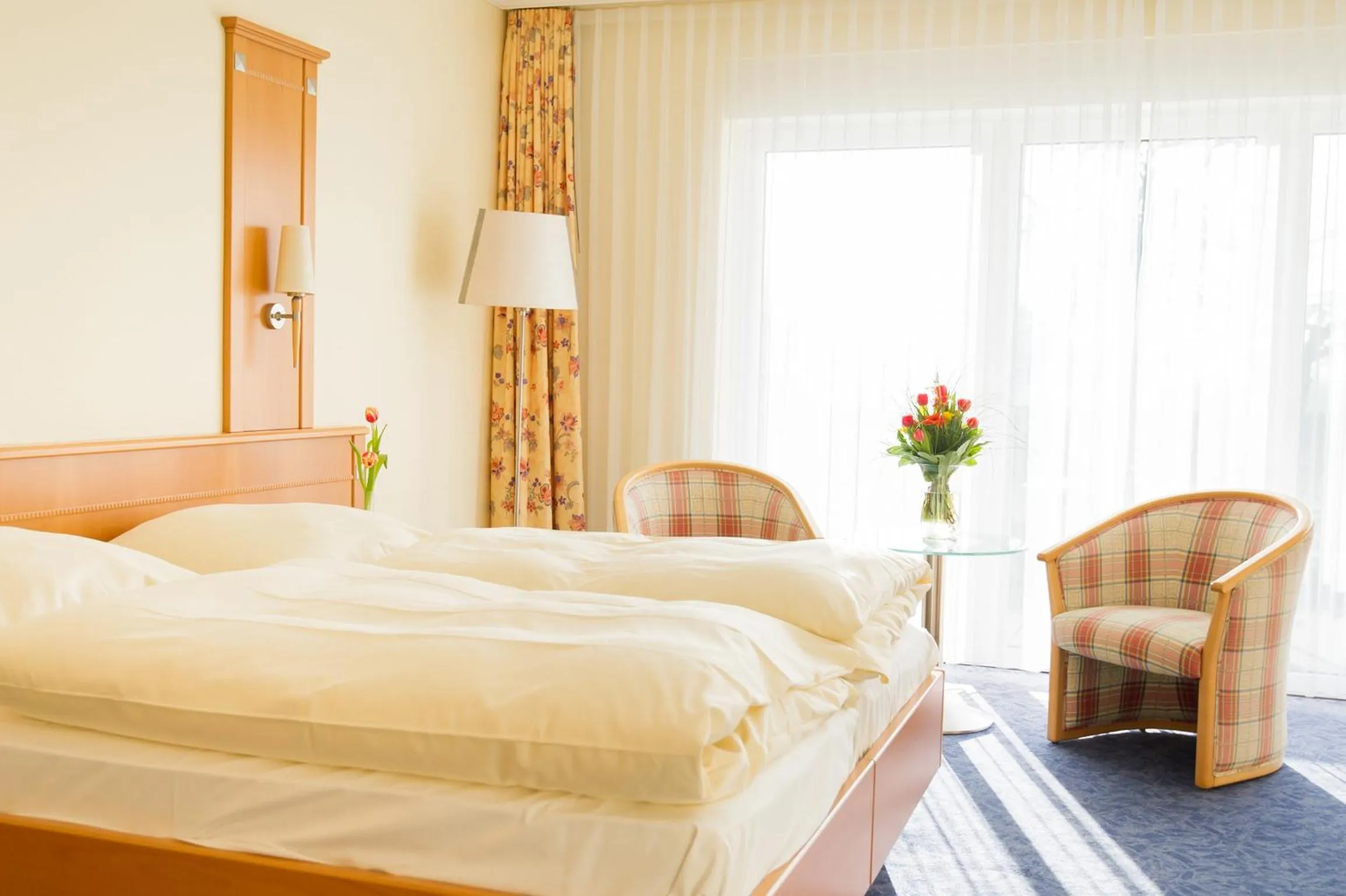 Photo of the whole room, Bed in Hotel Röhrs