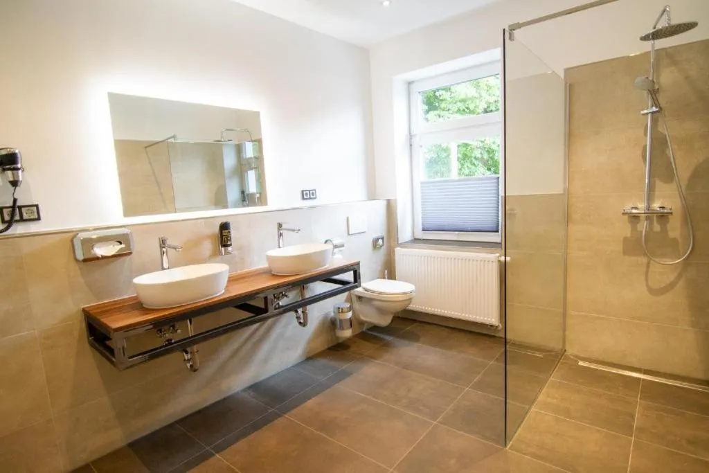 Shower in Schiefer Suite Hotel & Apartments