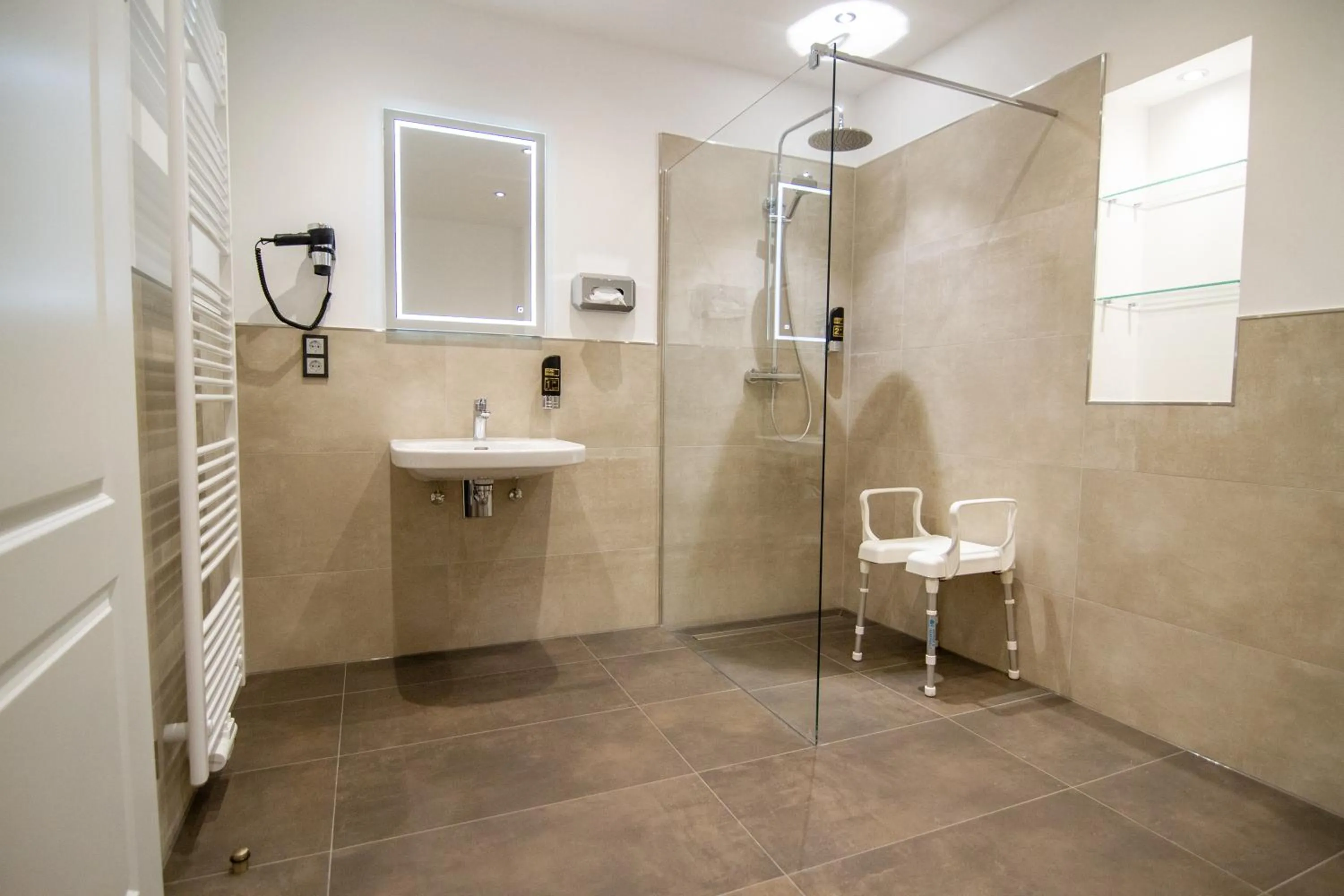 Bathroom in Schiefer Suite Hotel & Apartments