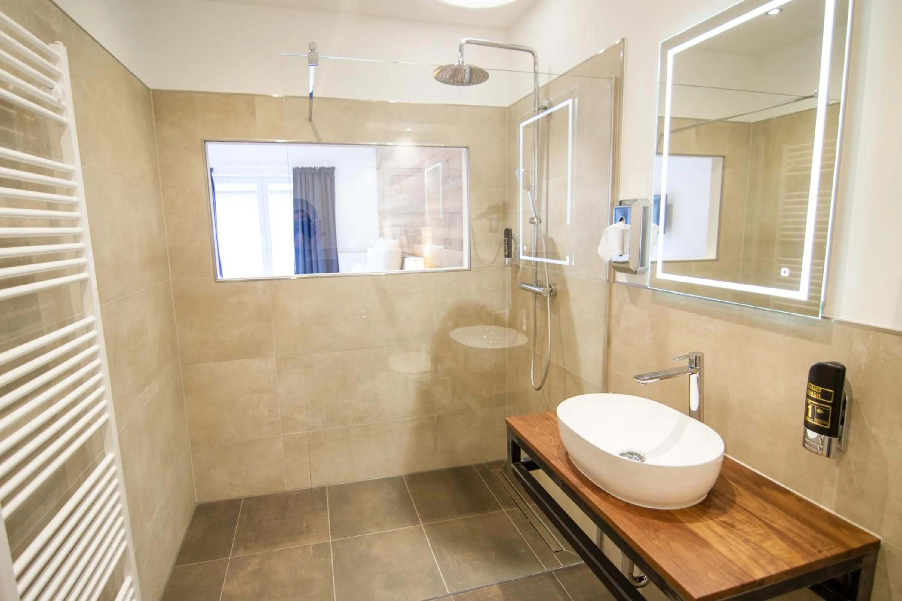 Bathroom in Schiefer Suite Hotel & Apartments