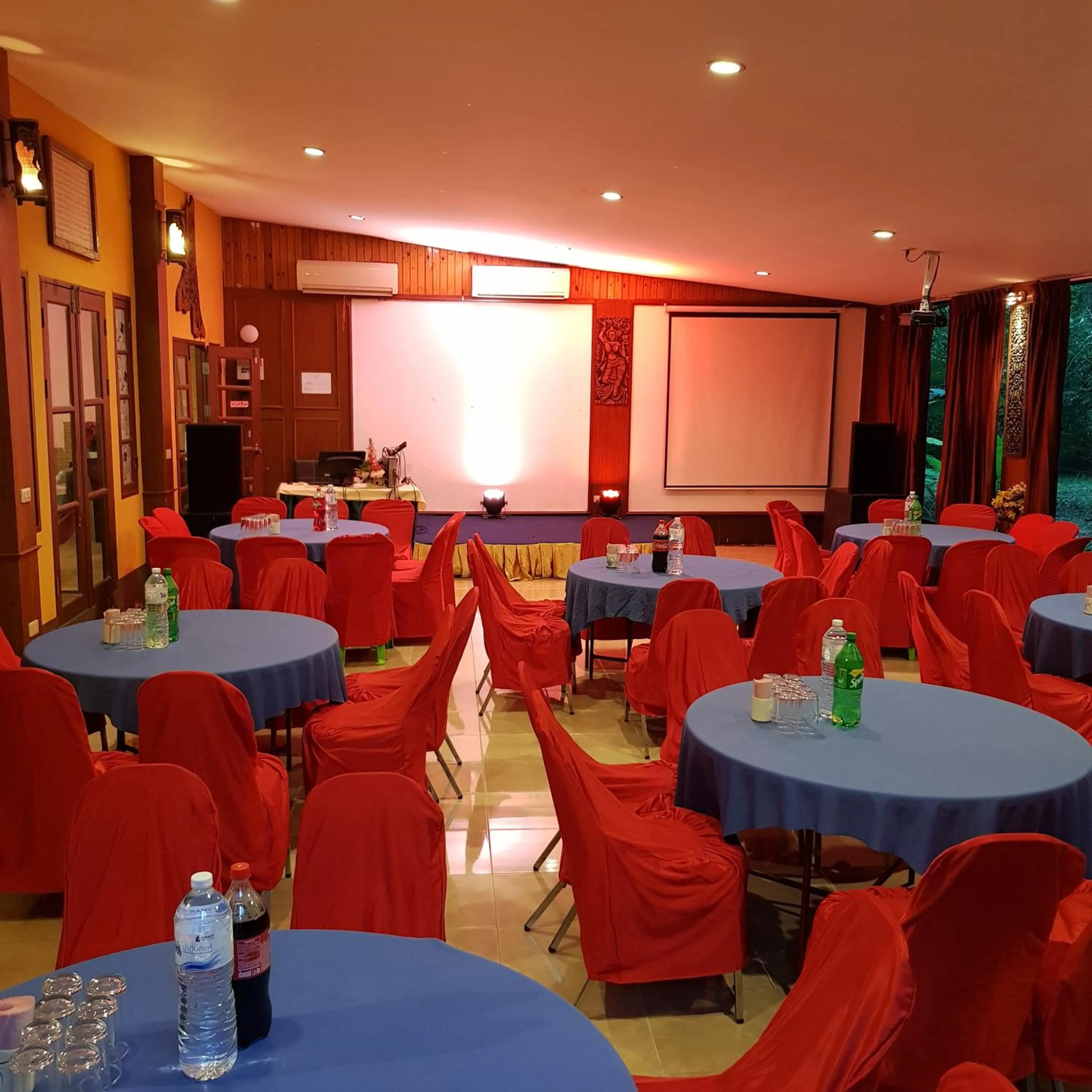 Karaoke in Phuiyara Resort