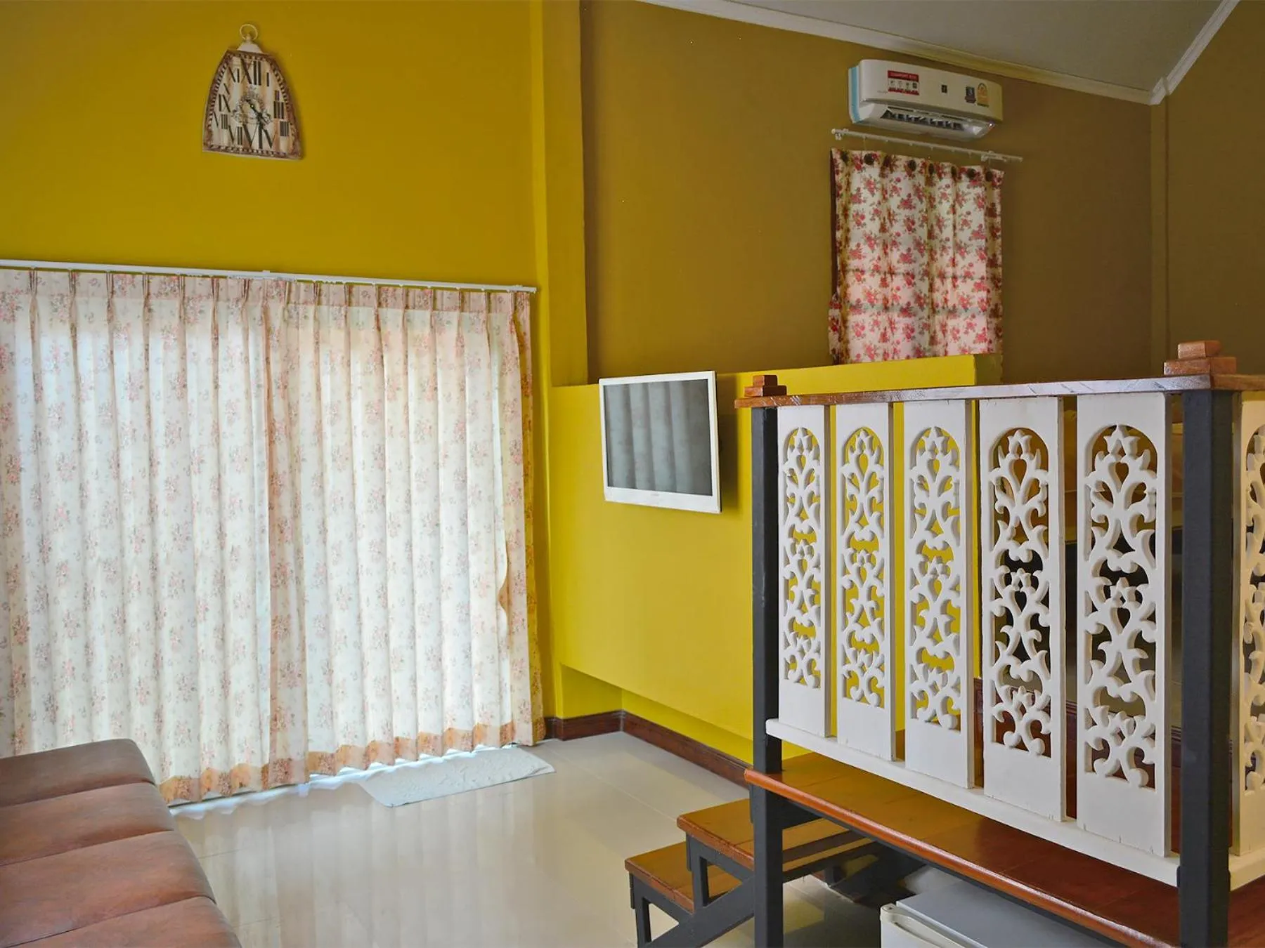 Living room, Bed in Phuiyara Resort