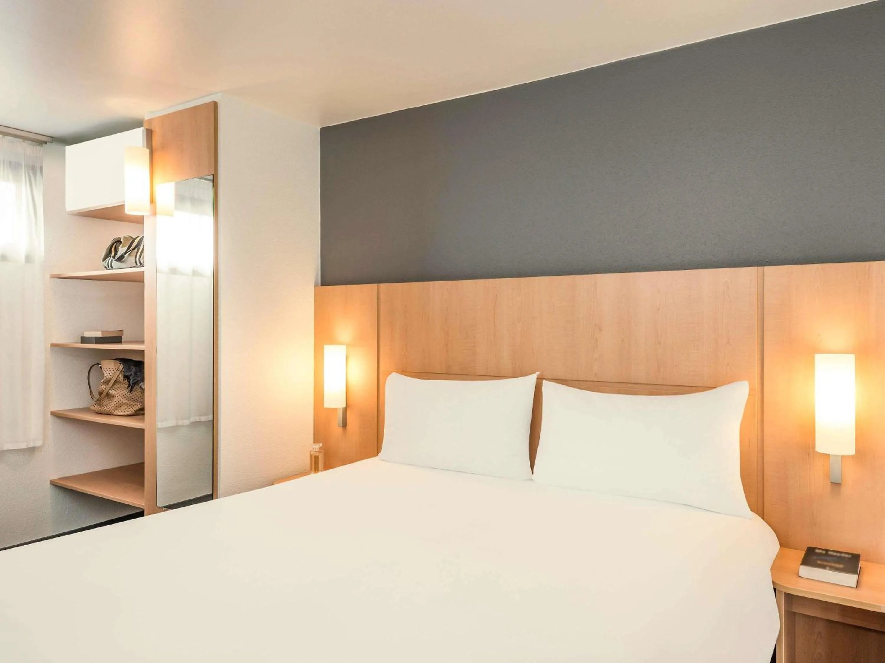 Bedroom, Bed in ibis Paris Bastille Faubourg St Antoine