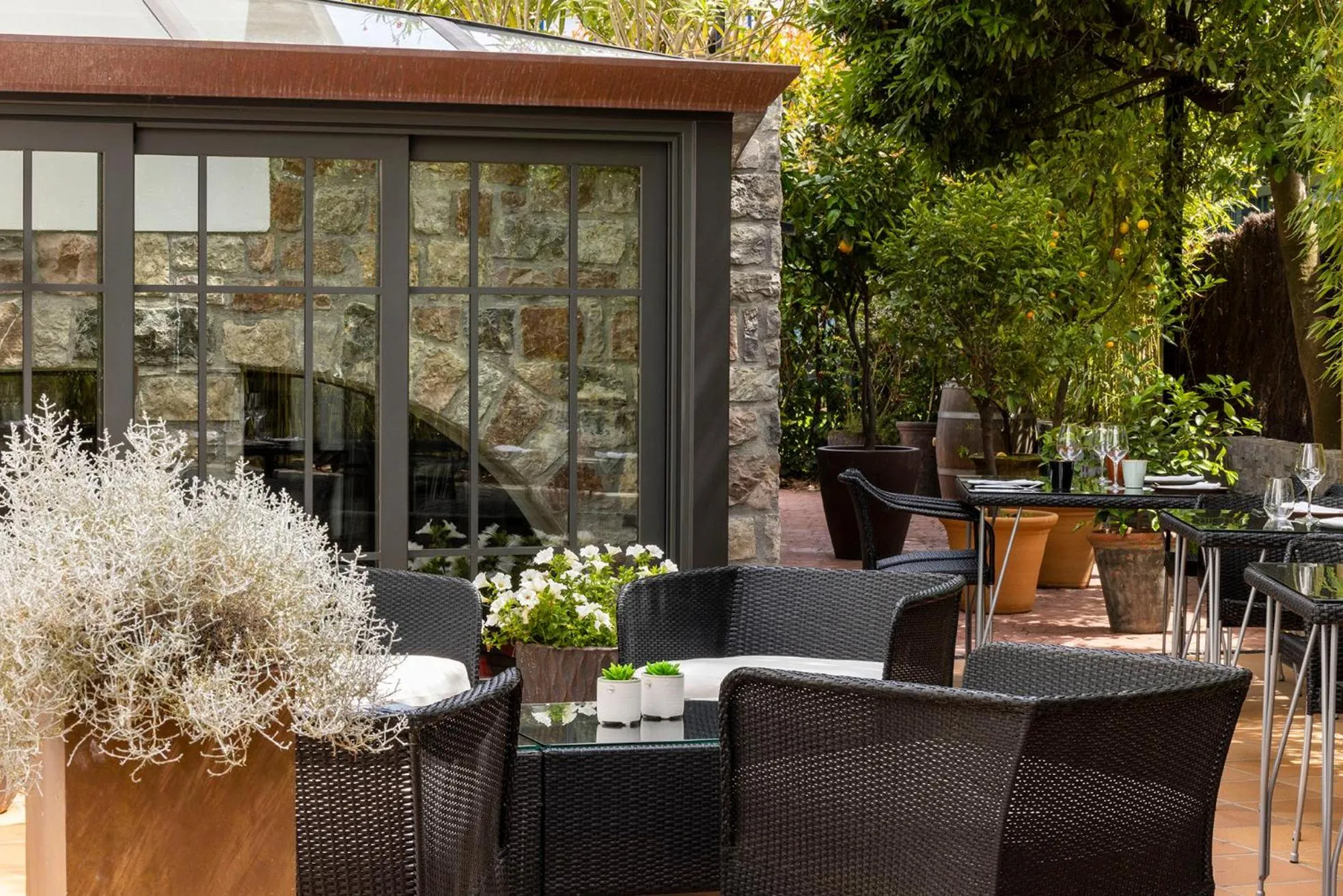 Restaurant/places to eat in Villa Magalean Hotel & Spa