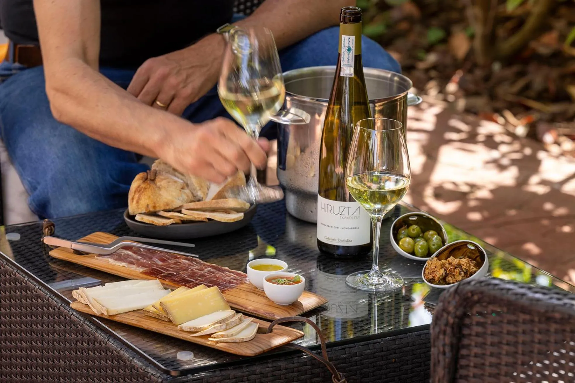 Restaurant/places to eat in Villa Magalean Hotel & Spa