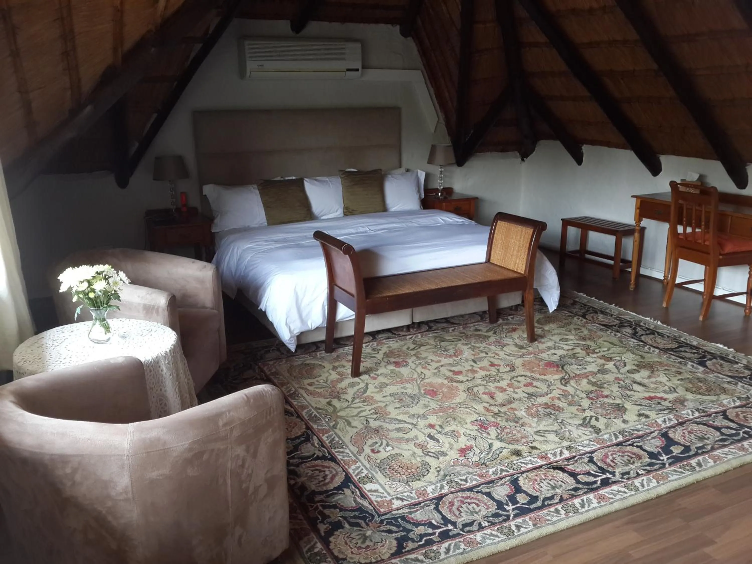 Bed in Thatchfoord Lodge