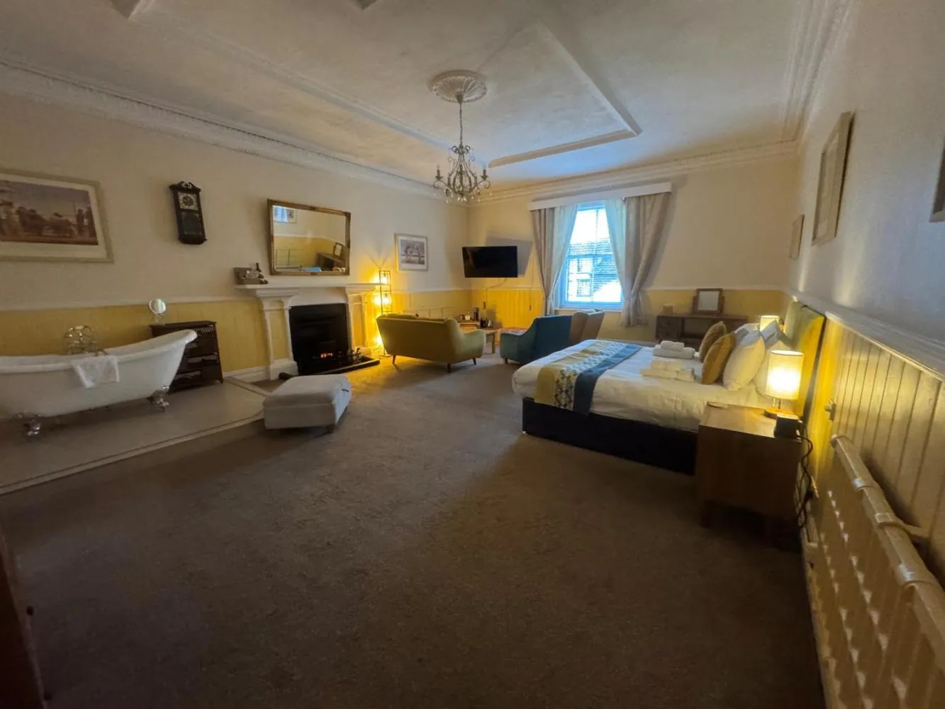 Bed in The Red Lion Hotel