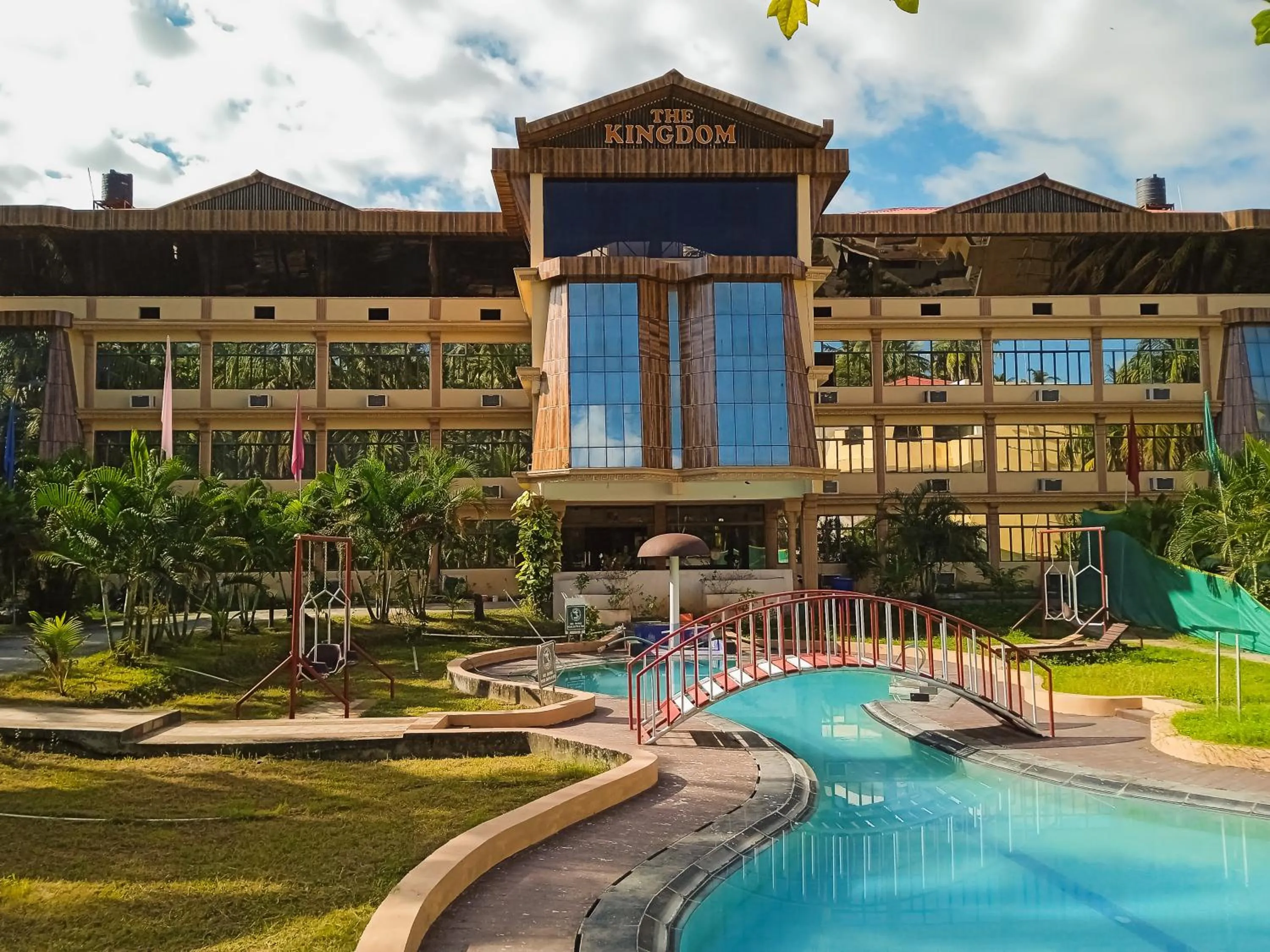 Facade/entrance in The Kingdom, Havelock