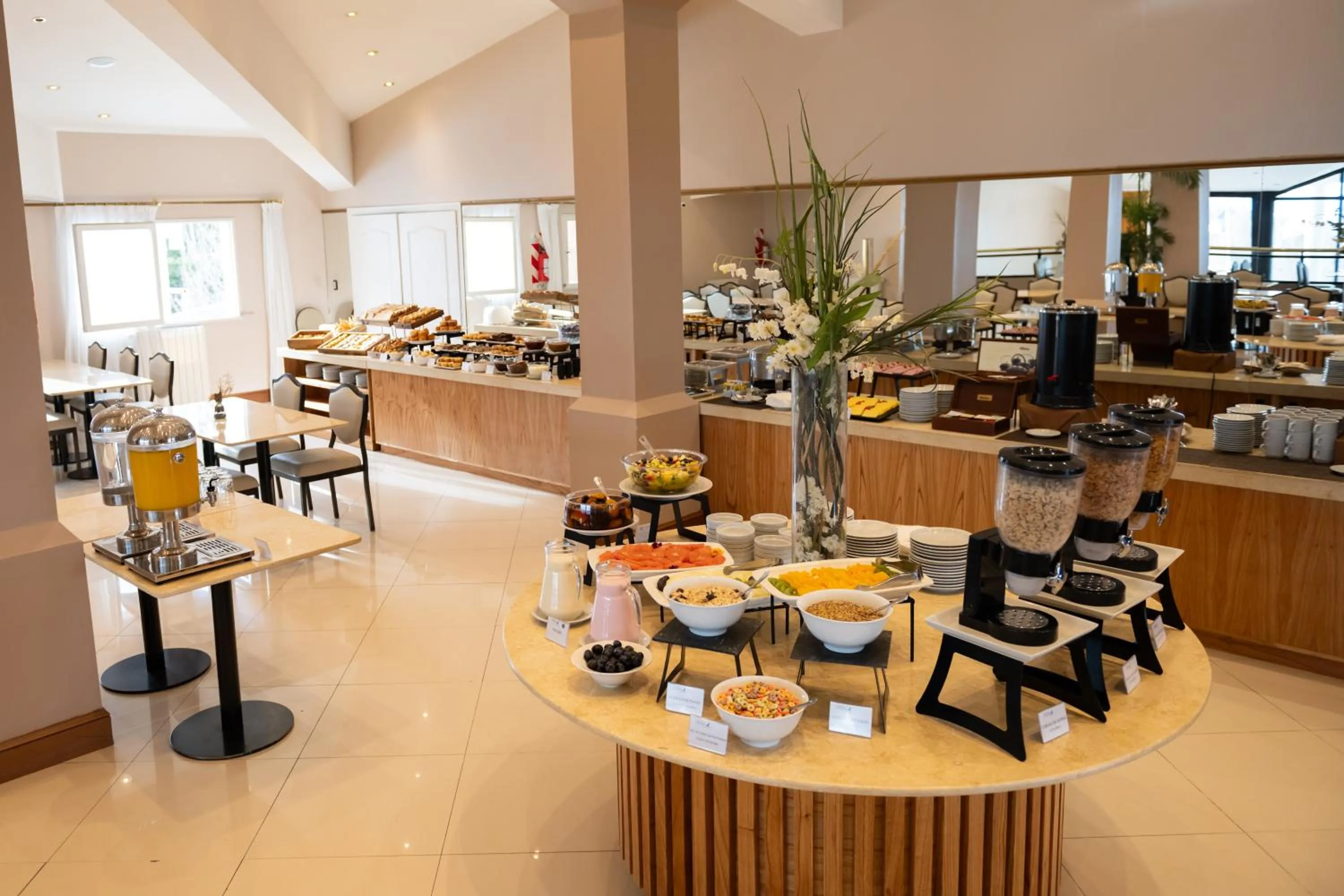 Buffet breakfast in Lagos Del Calafate