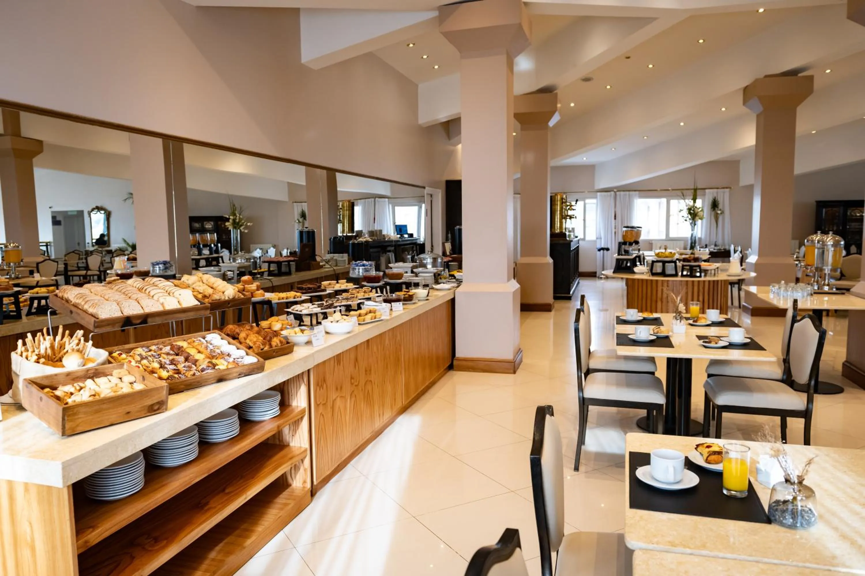 Buffet breakfast in Lagos Del Calafate