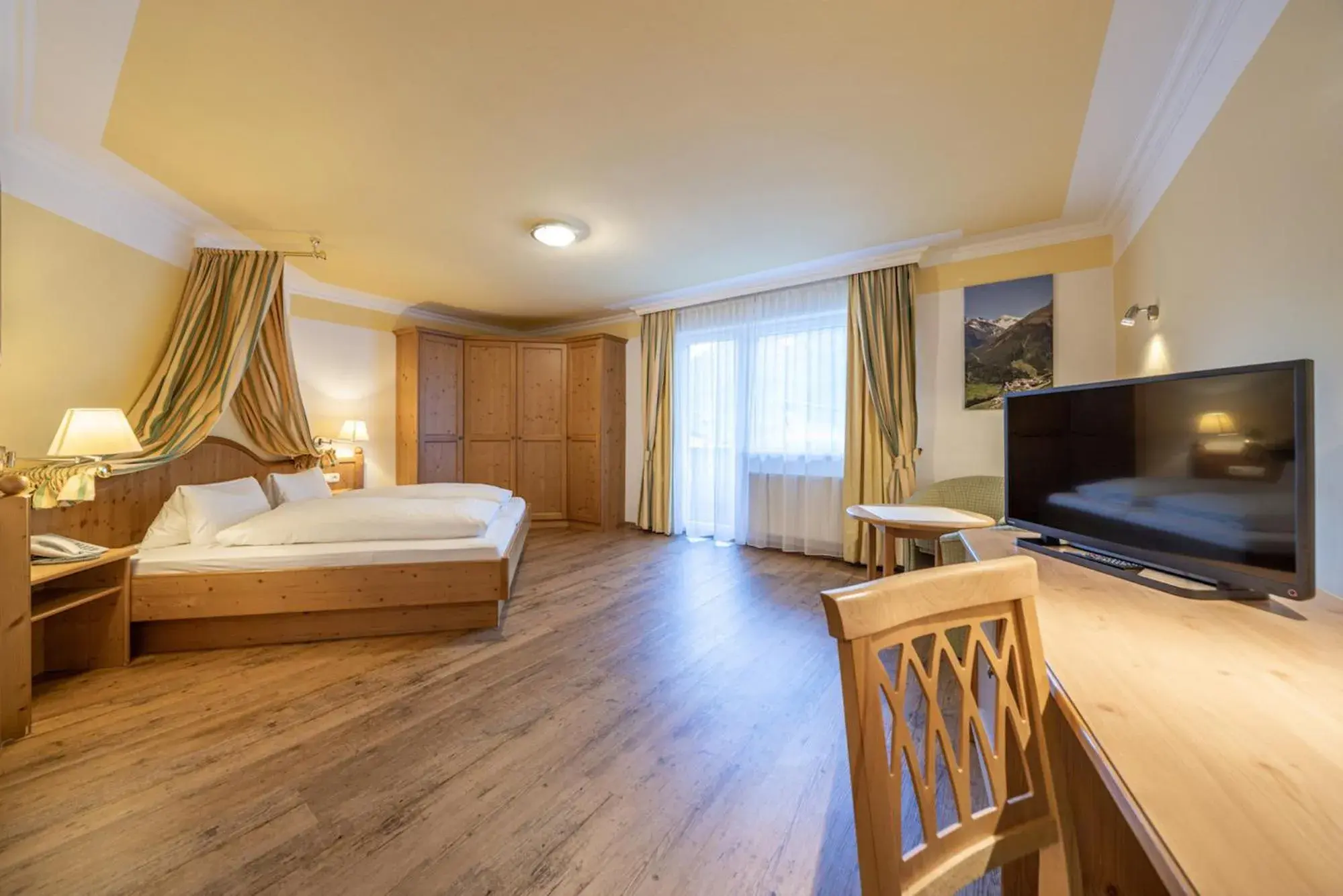 Double Room with Balcony - single occupancy in Hotel Similaun Double Room with Balcony - single occupancy in Hotel Similaun