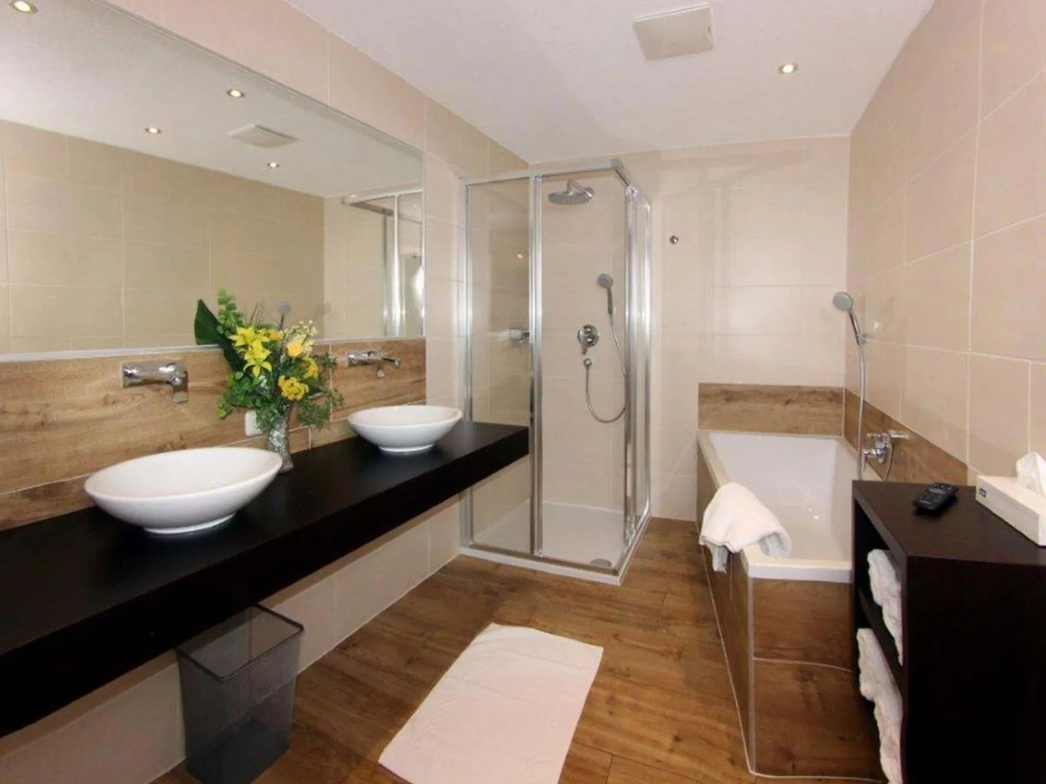 Bathroom in Hotel Similaun