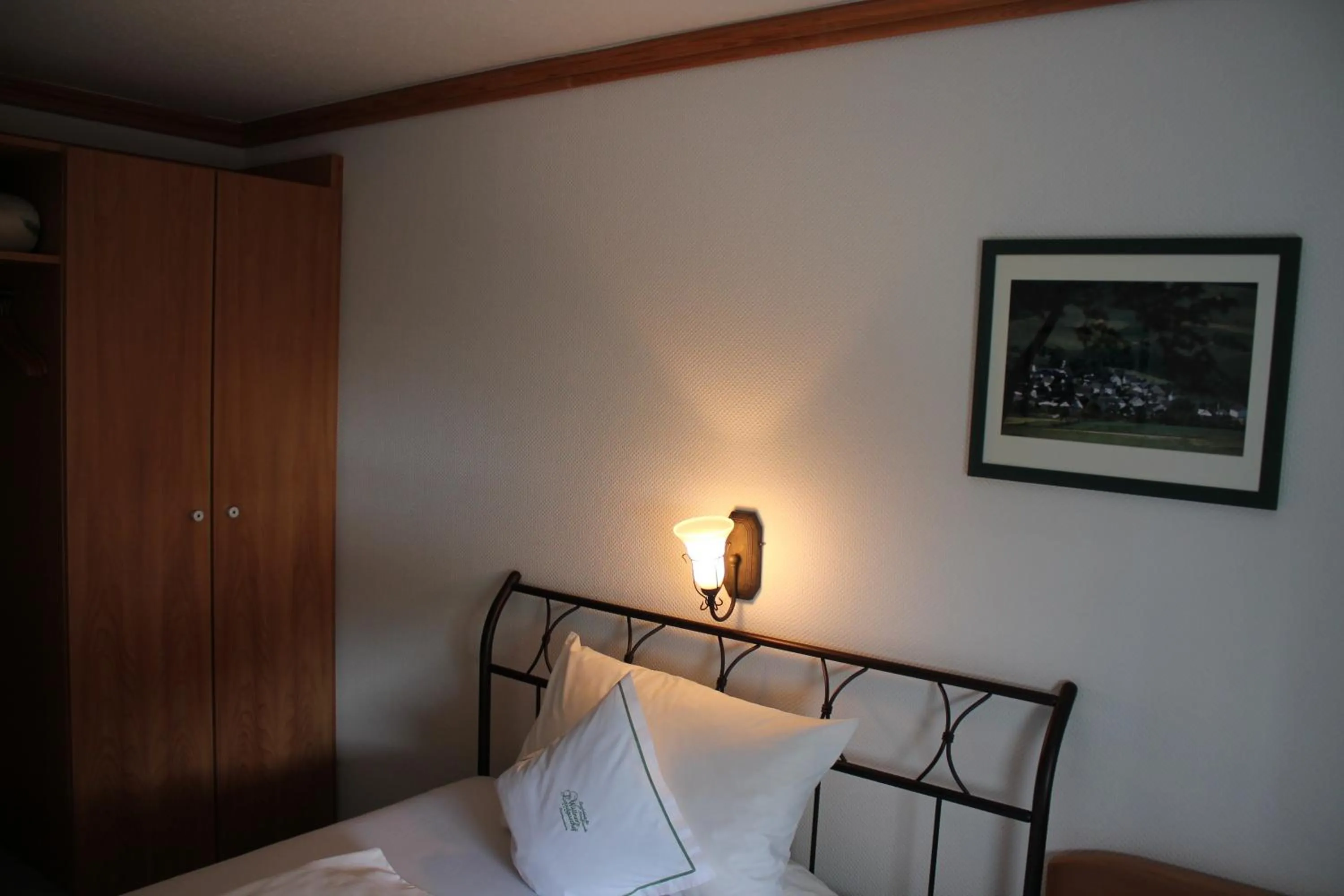 Photo of the whole room, Bed in Wüllner's Landgasthof