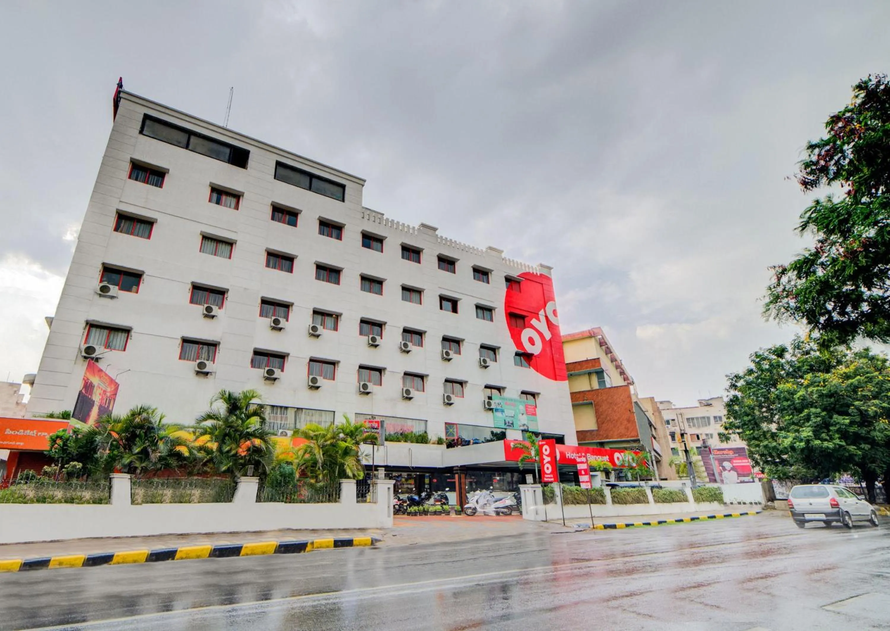 Facade/entrance in Hotel O Kachiguda Railway Station
