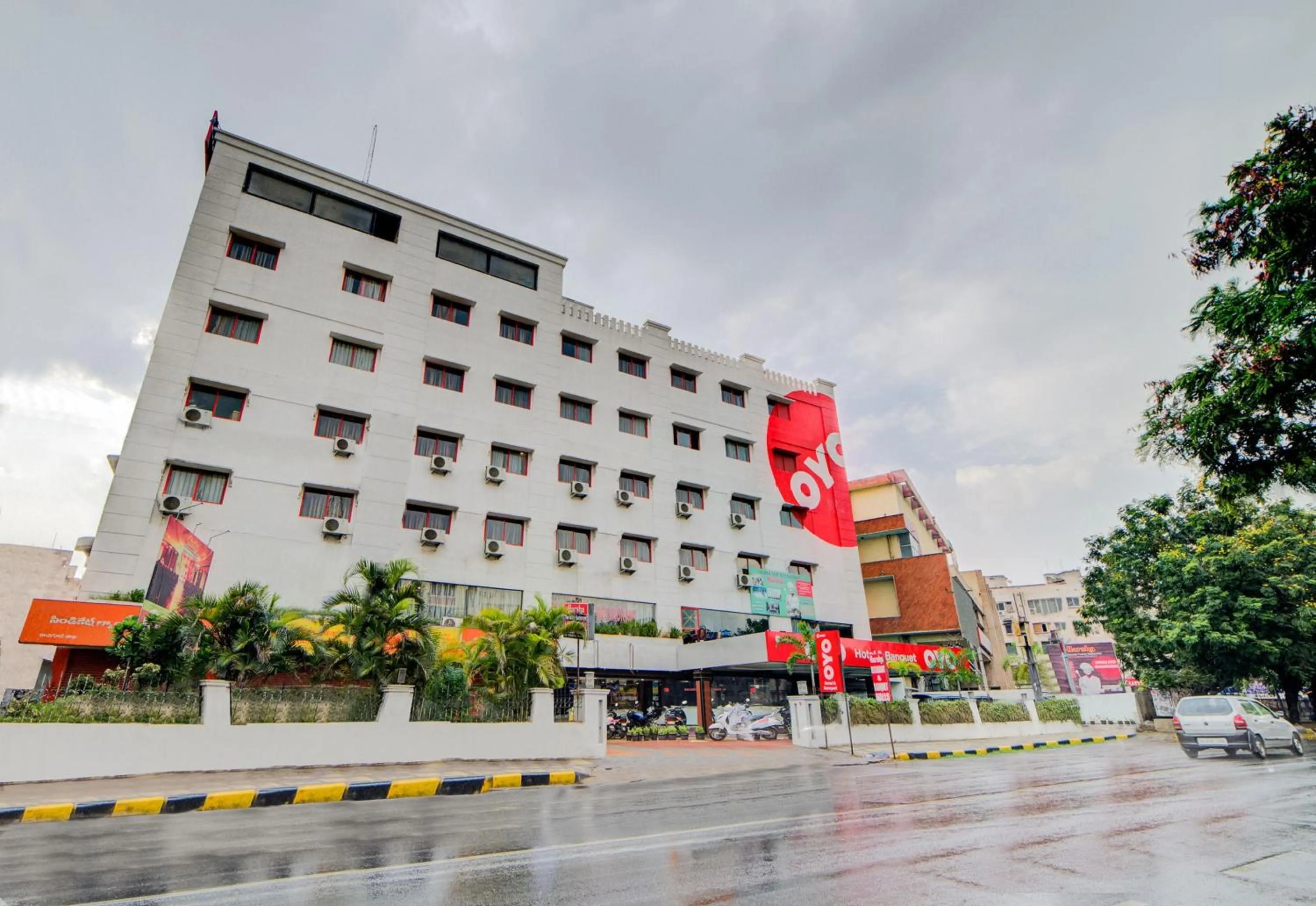 Facade/entrance in Hotel O Kachiguda Railway Station