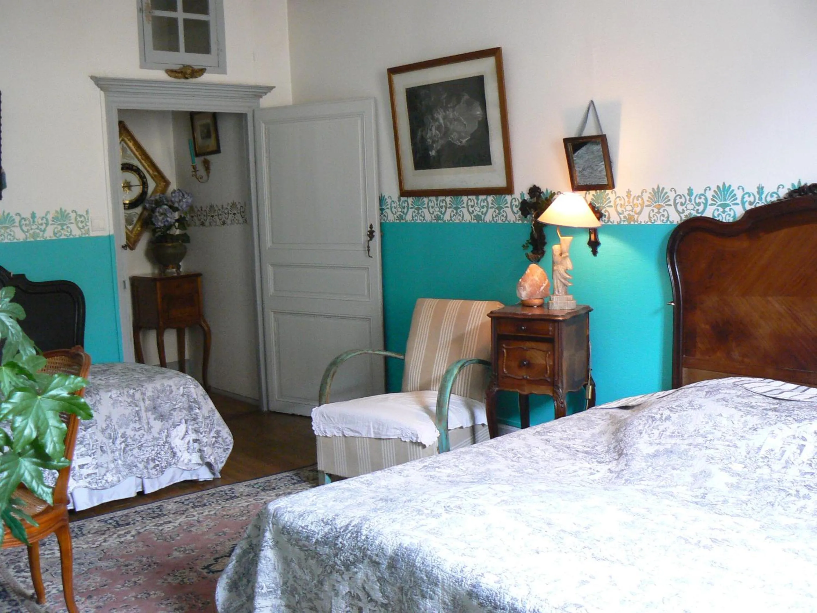 Photo of the whole room, Bed in Chambres d'hôtes la Graineterie