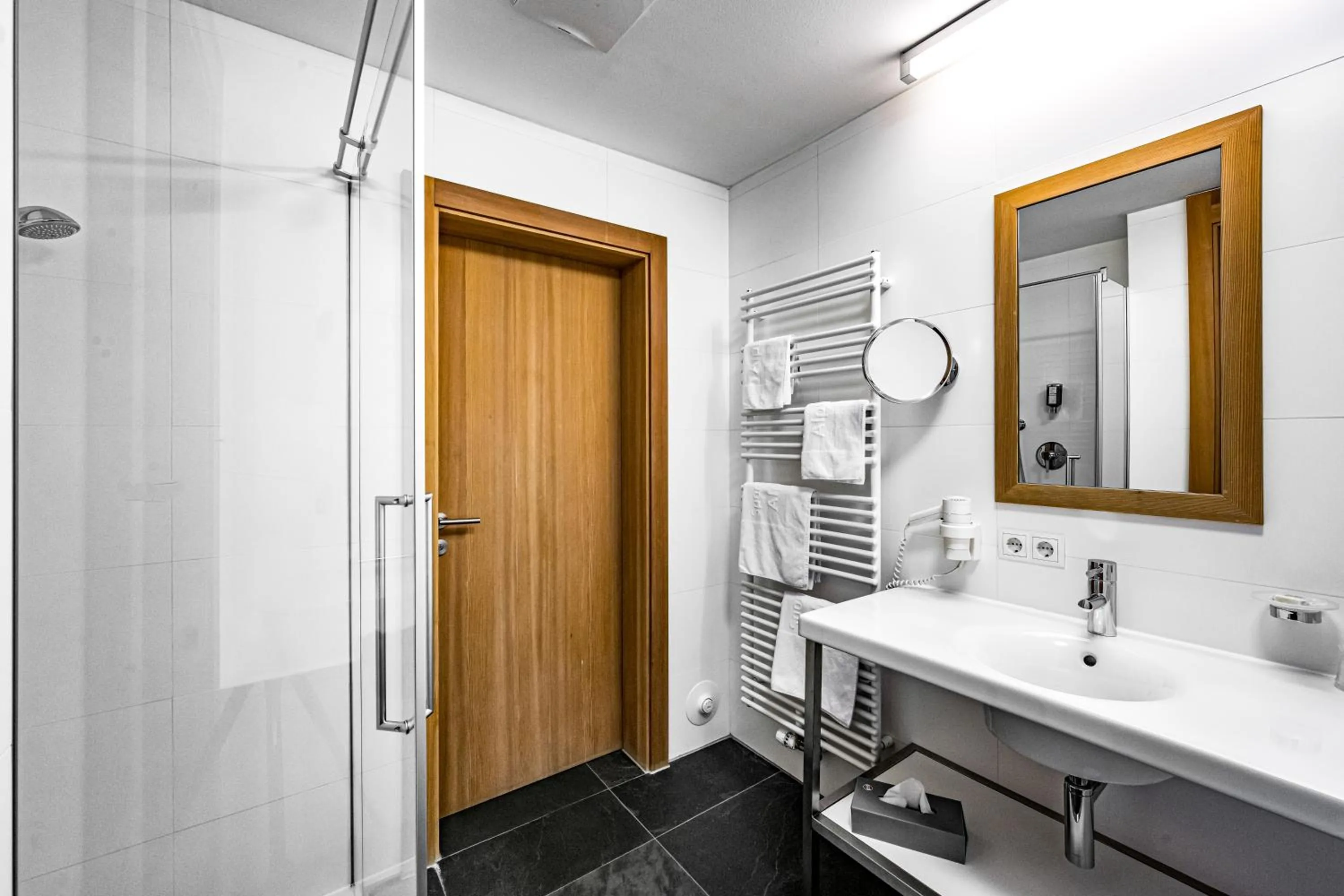 Bathroom in Hotel Alpina Sölden - Adults Only