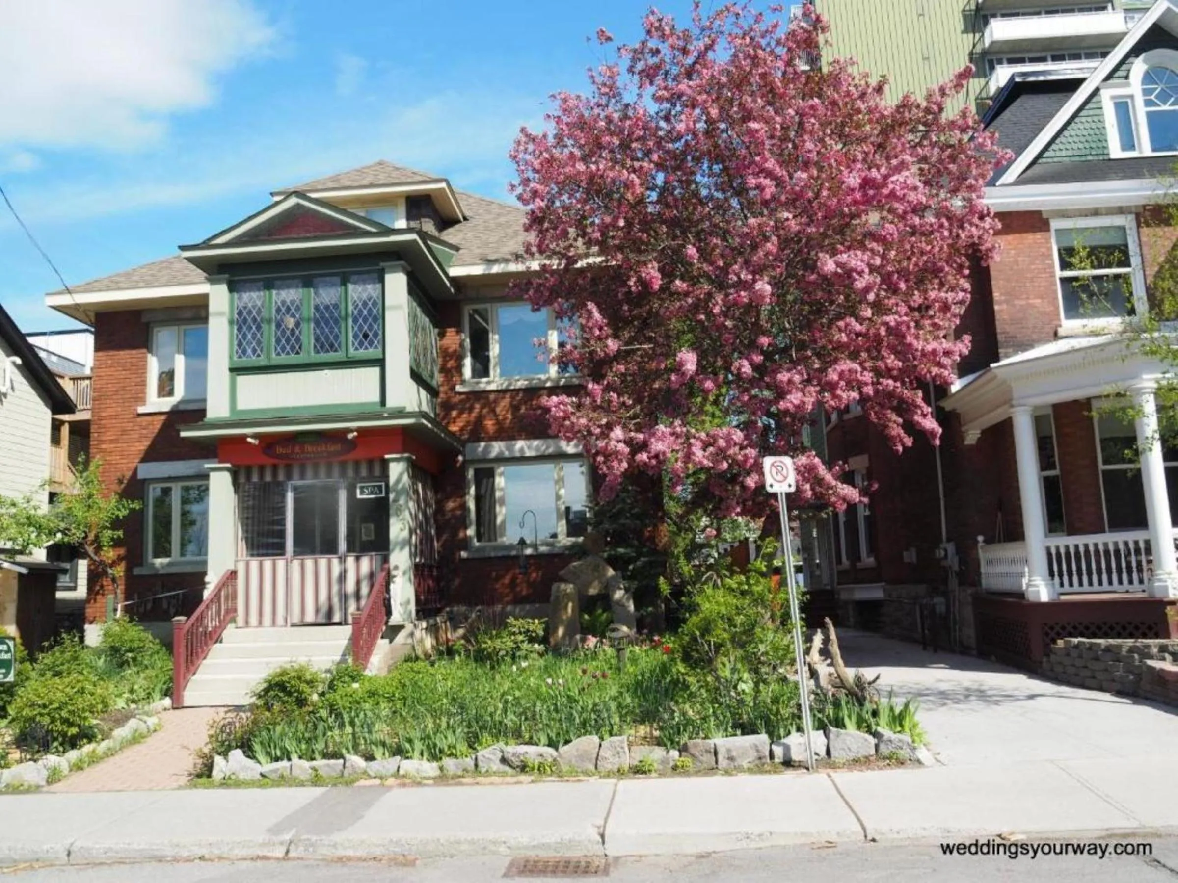 Property building in Downtown Bed and Breakfast