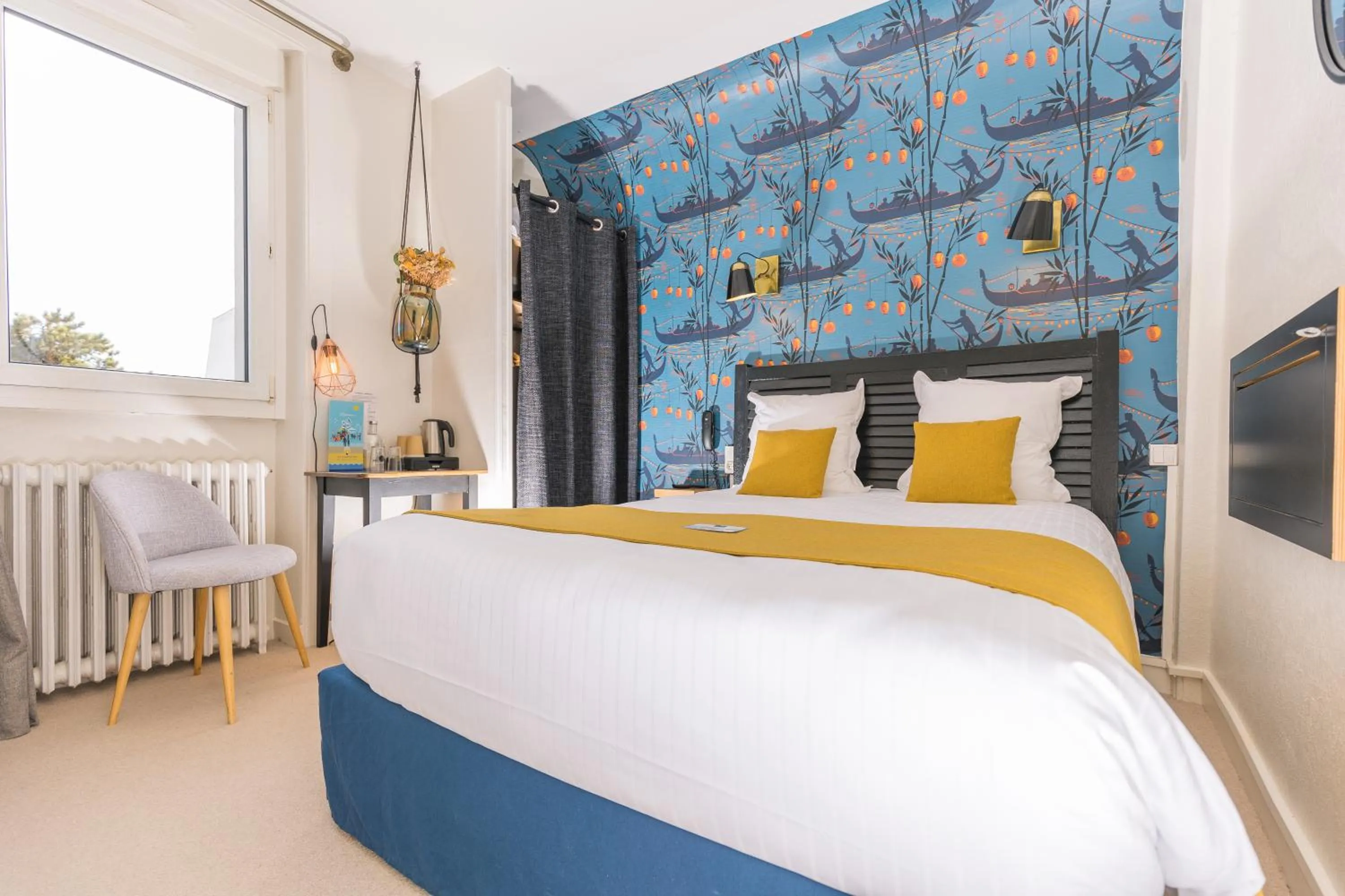 Bedroom, Bed in Les Charmettes