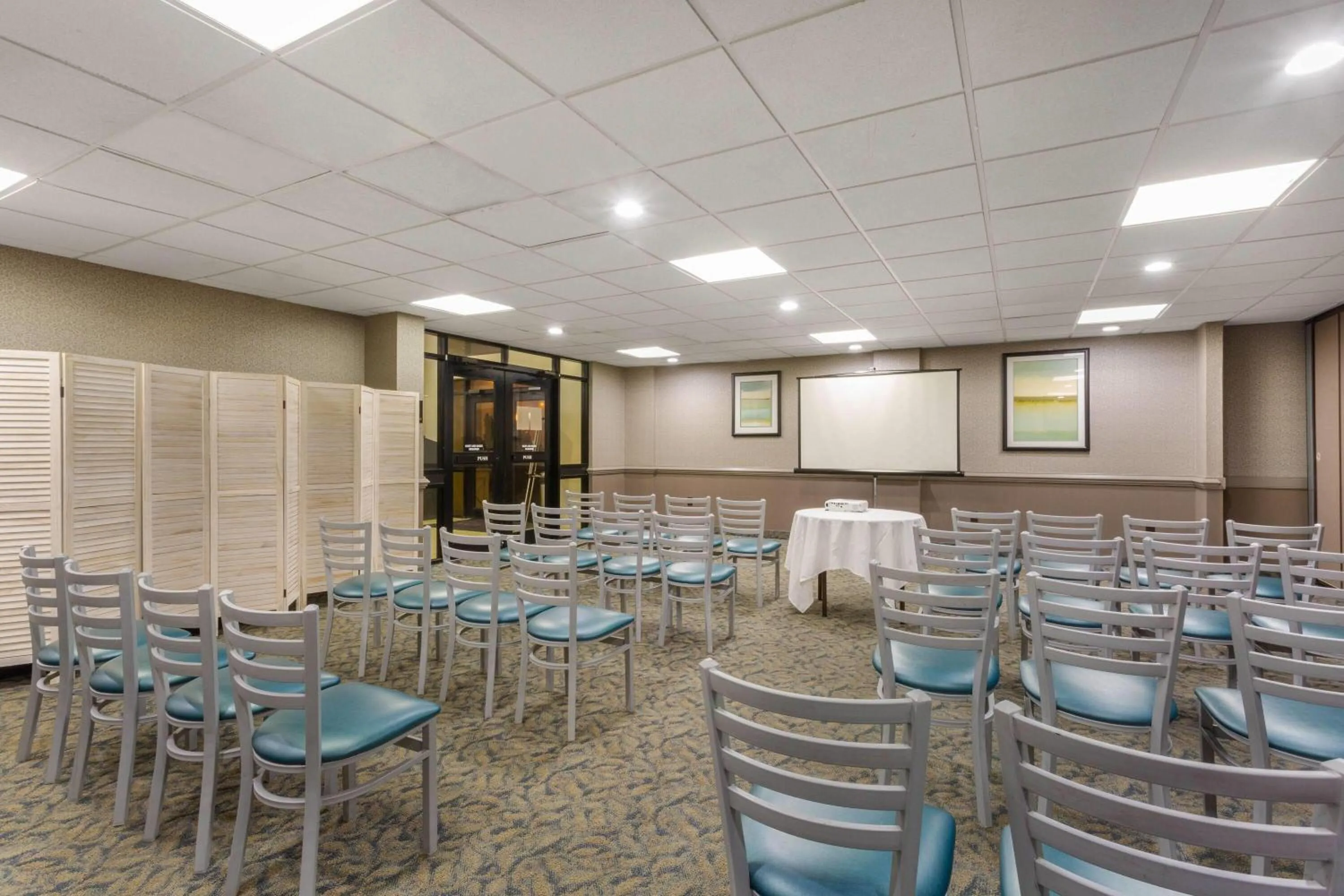 Meeting/conference room in Ramada Plaza by Wyndham Virginia Beach Oceanfront