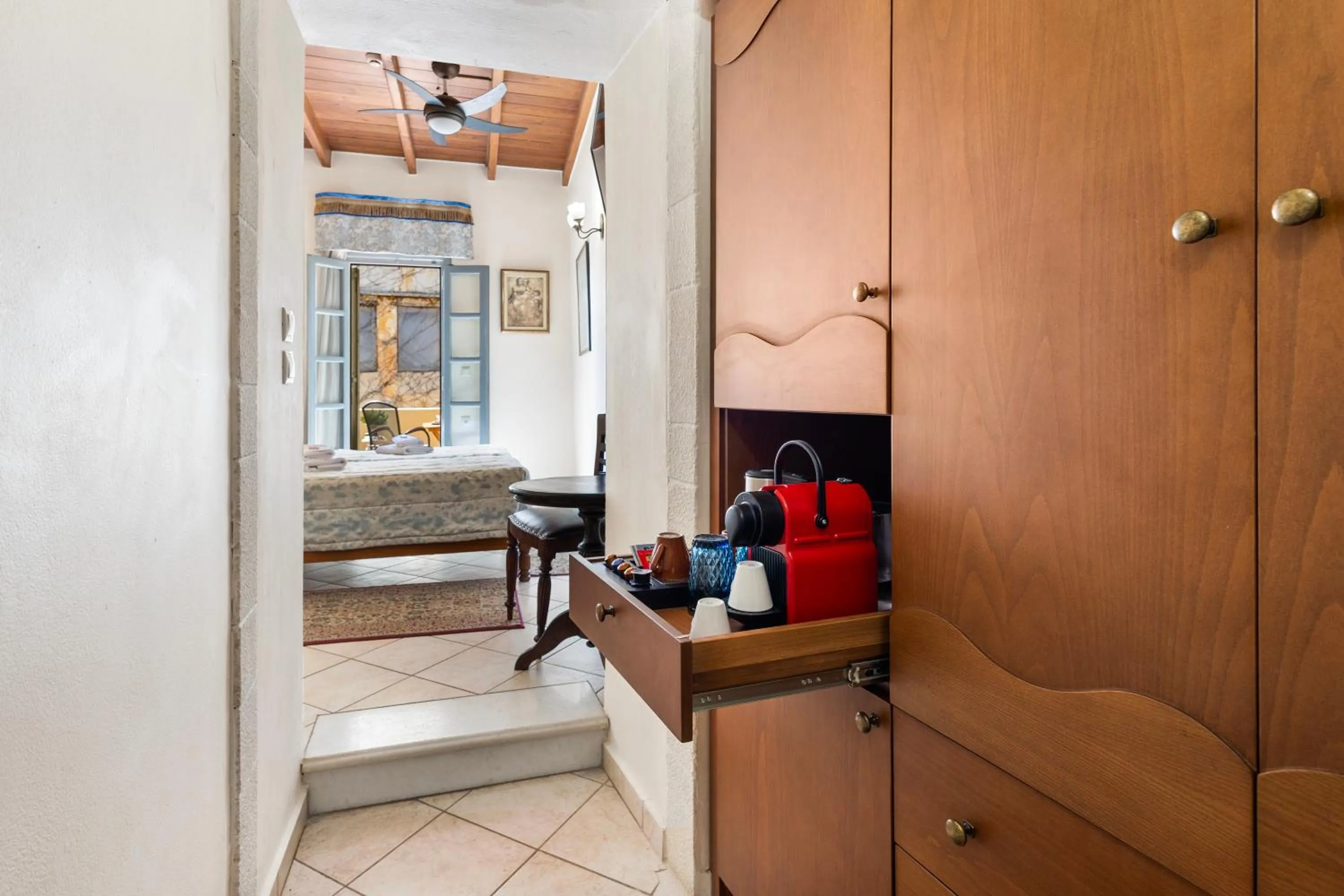 Coffee/tea facilities in Belmondo Hotel