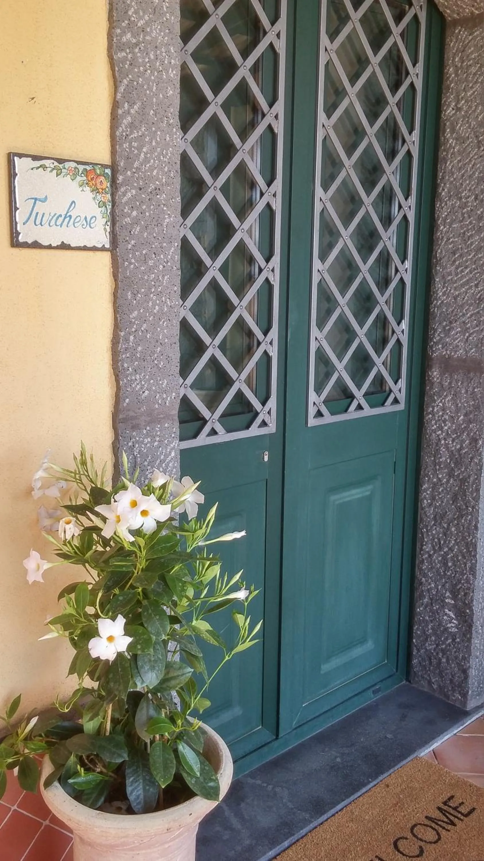Facade/entrance in La Casa del Melograno