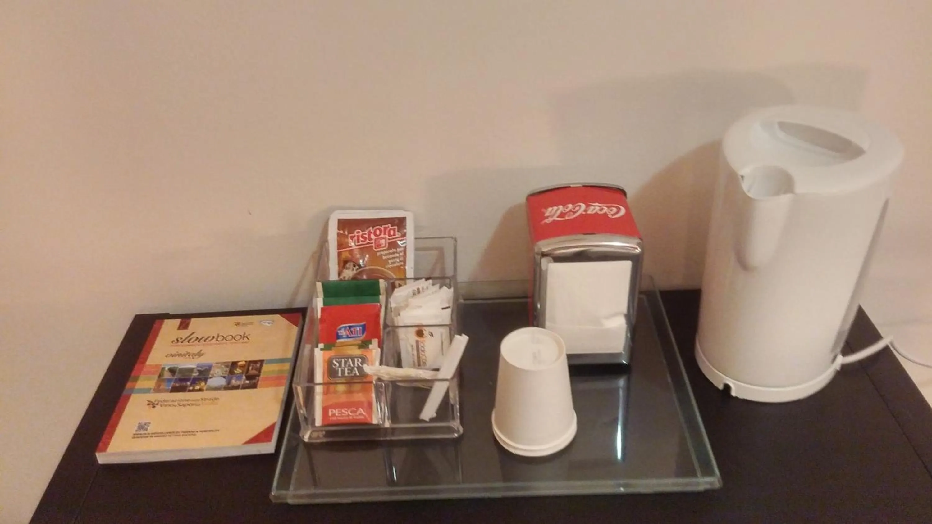Coffee/tea facilities in La Casa del Melograno