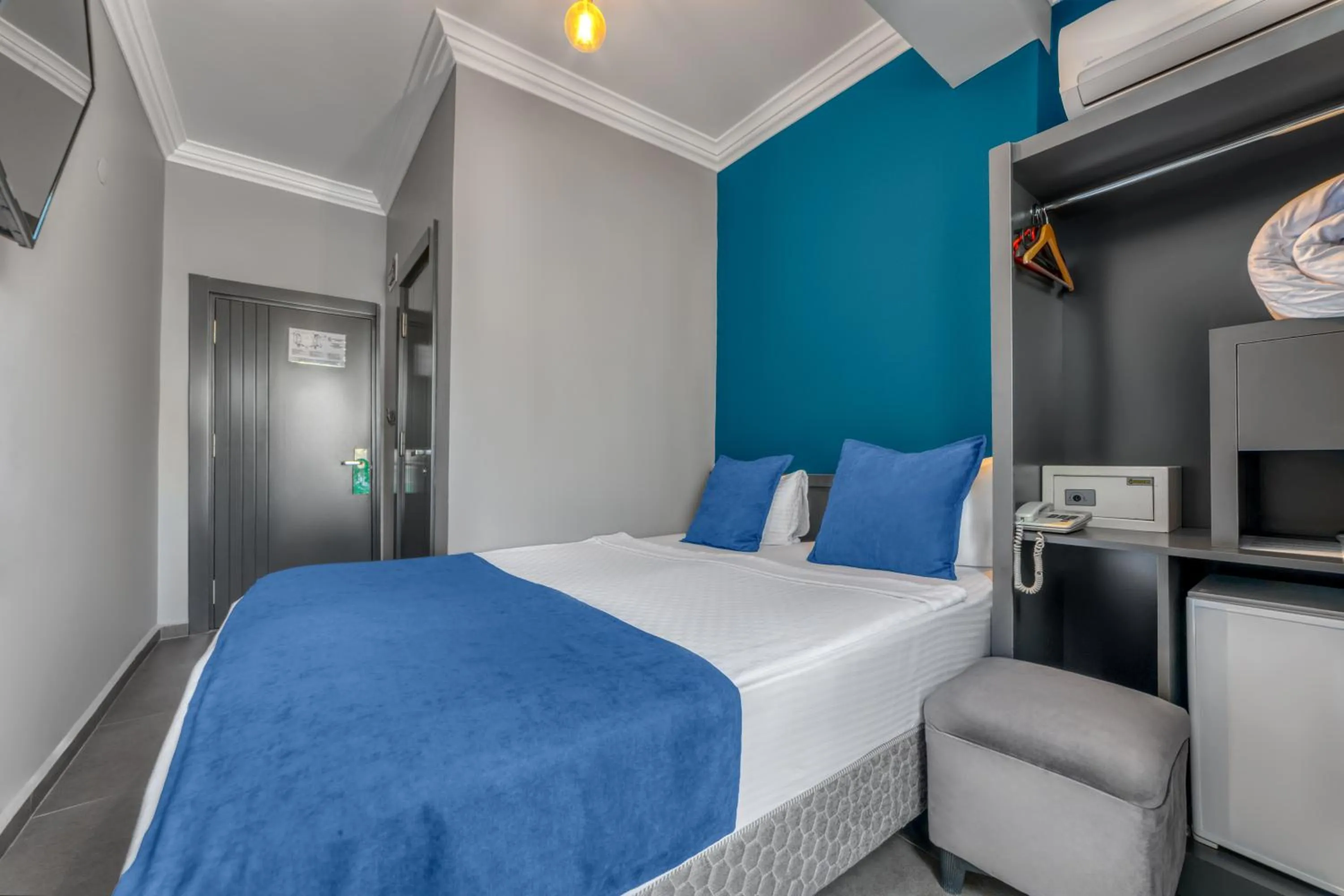 Bed in Royalisa Palmiye Beach Hotel Adult Only