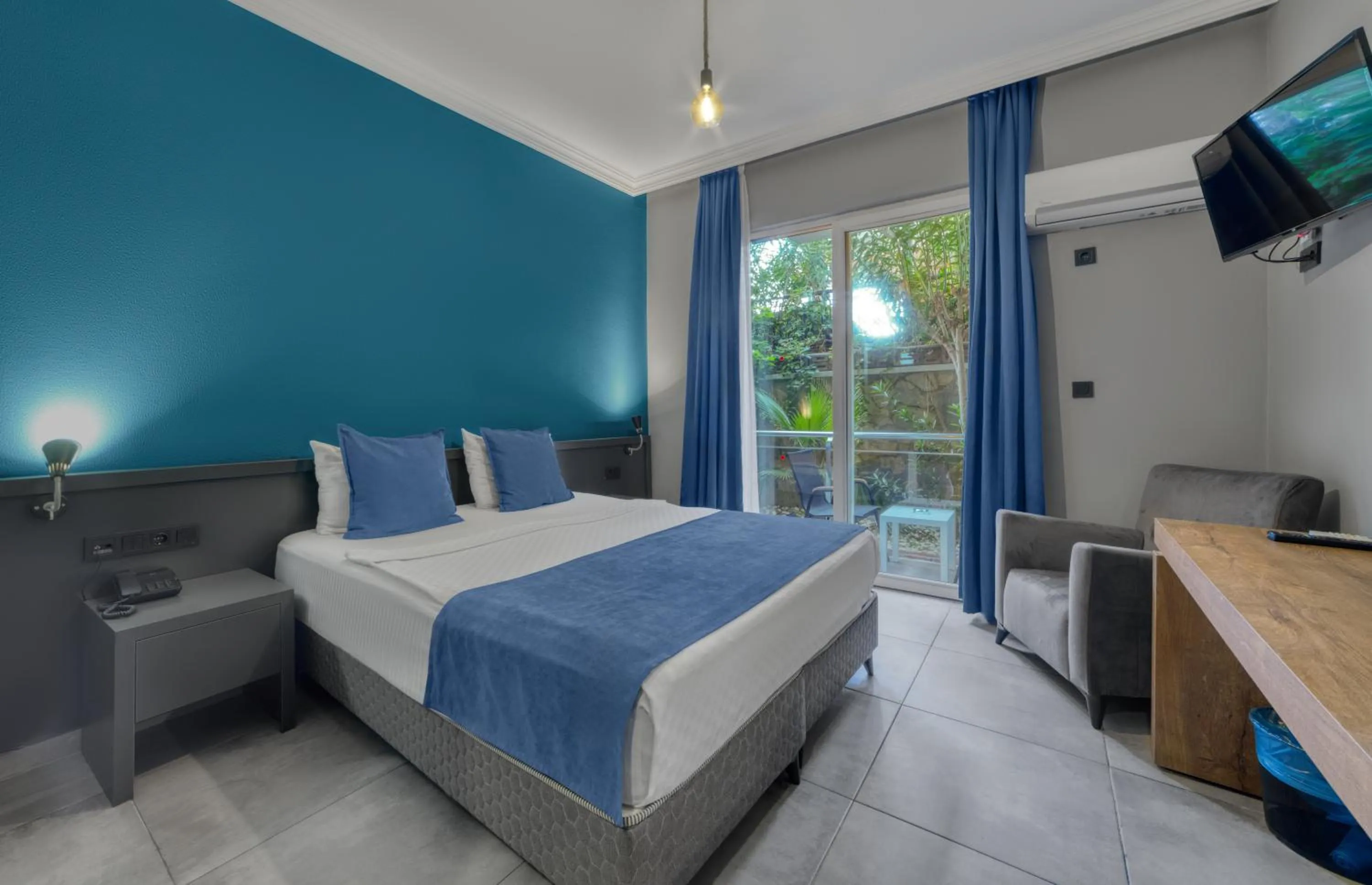 Bed in Royalisa Palmiye Beach Hotel Adult Only