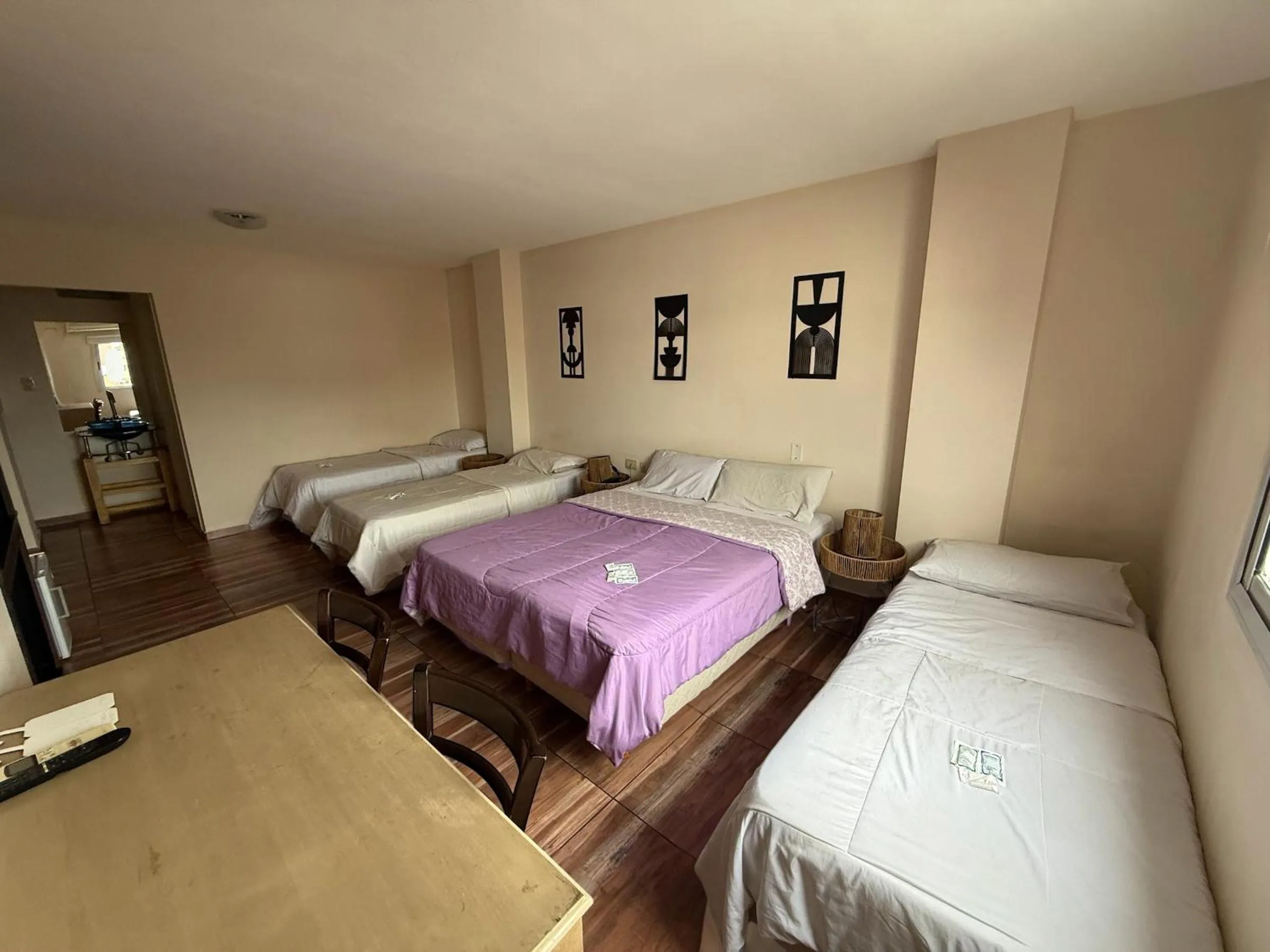 Property building, Bed in Del Fundador