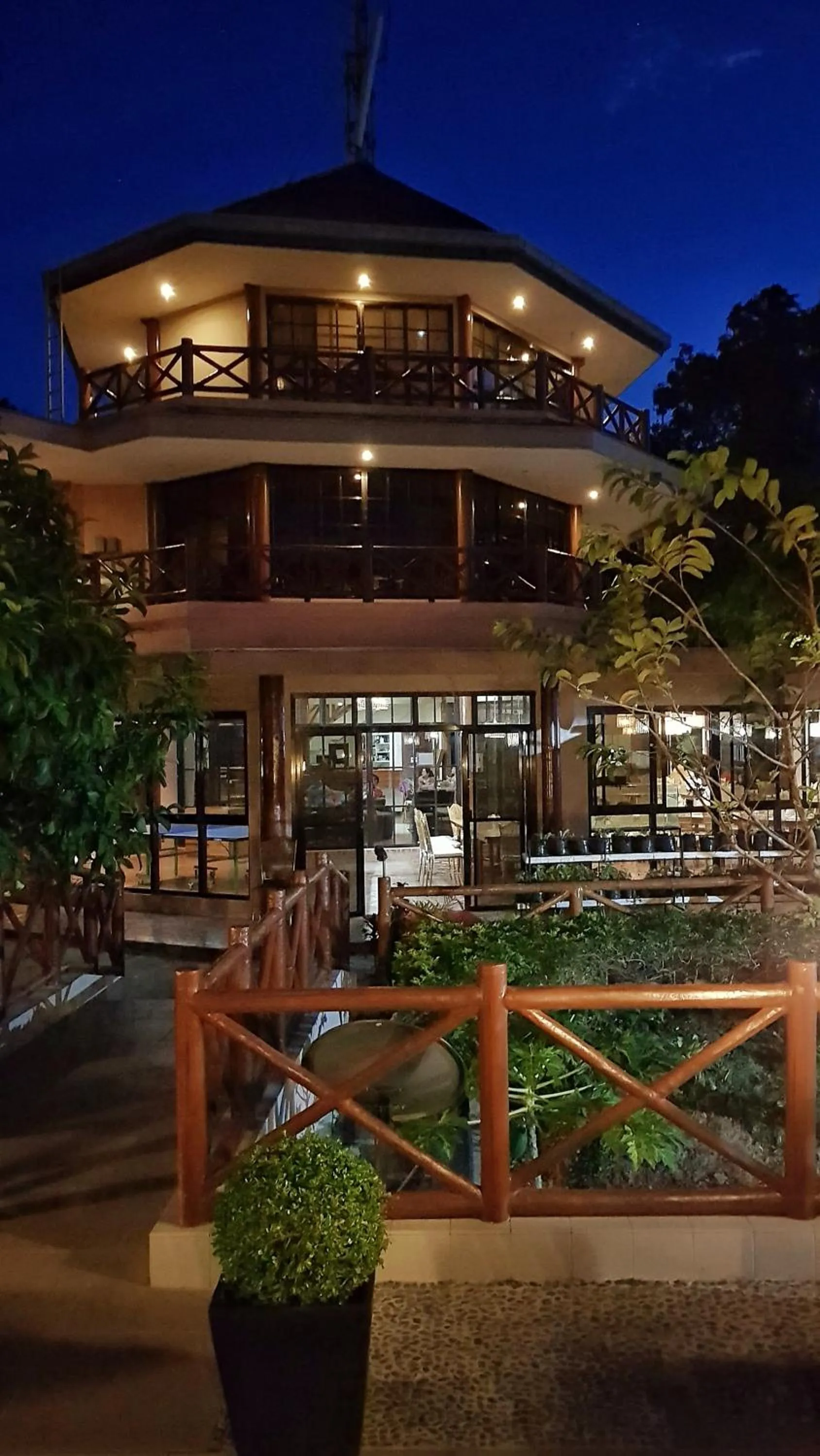 Property building in Noni's Resort