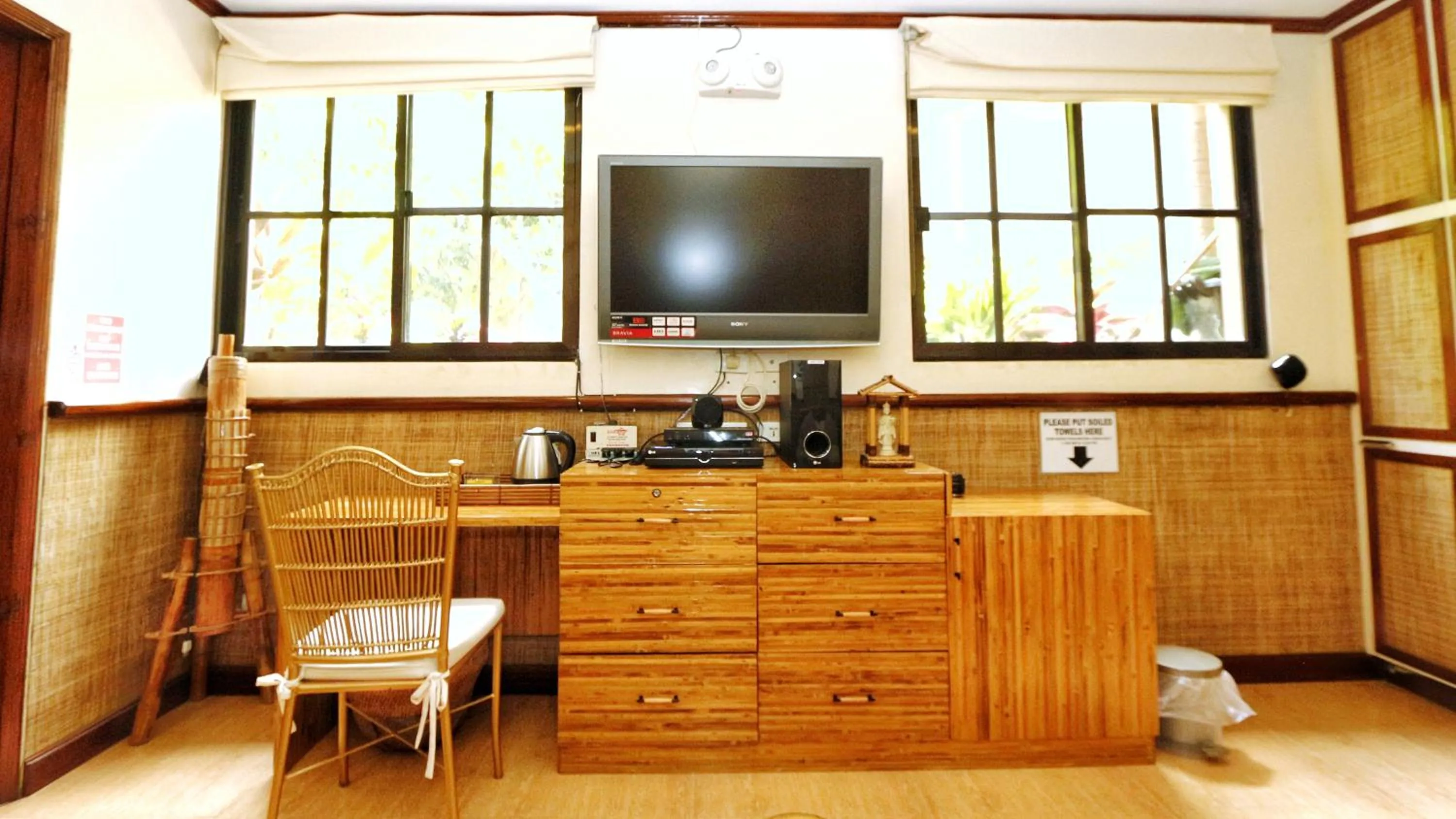 TV and multimedia in Noni's Resort