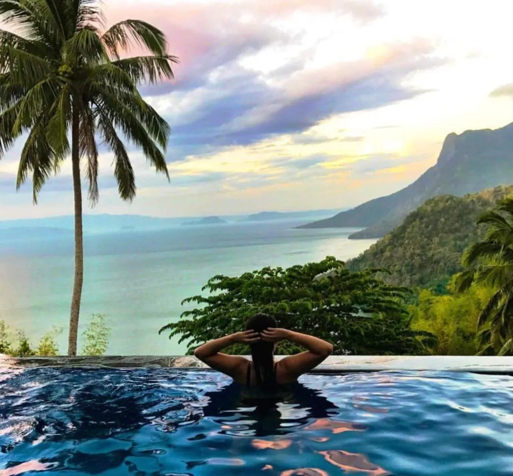 Day in Noni's Resort