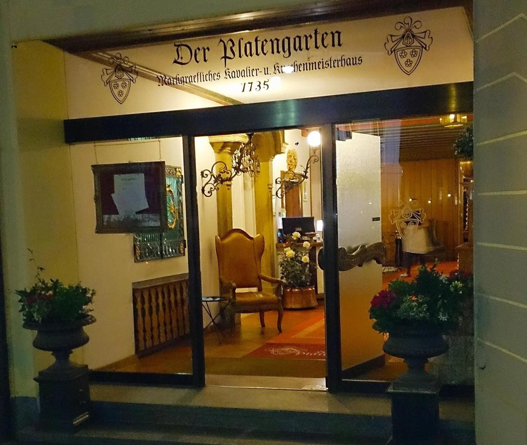 Property building in Der Platengarten