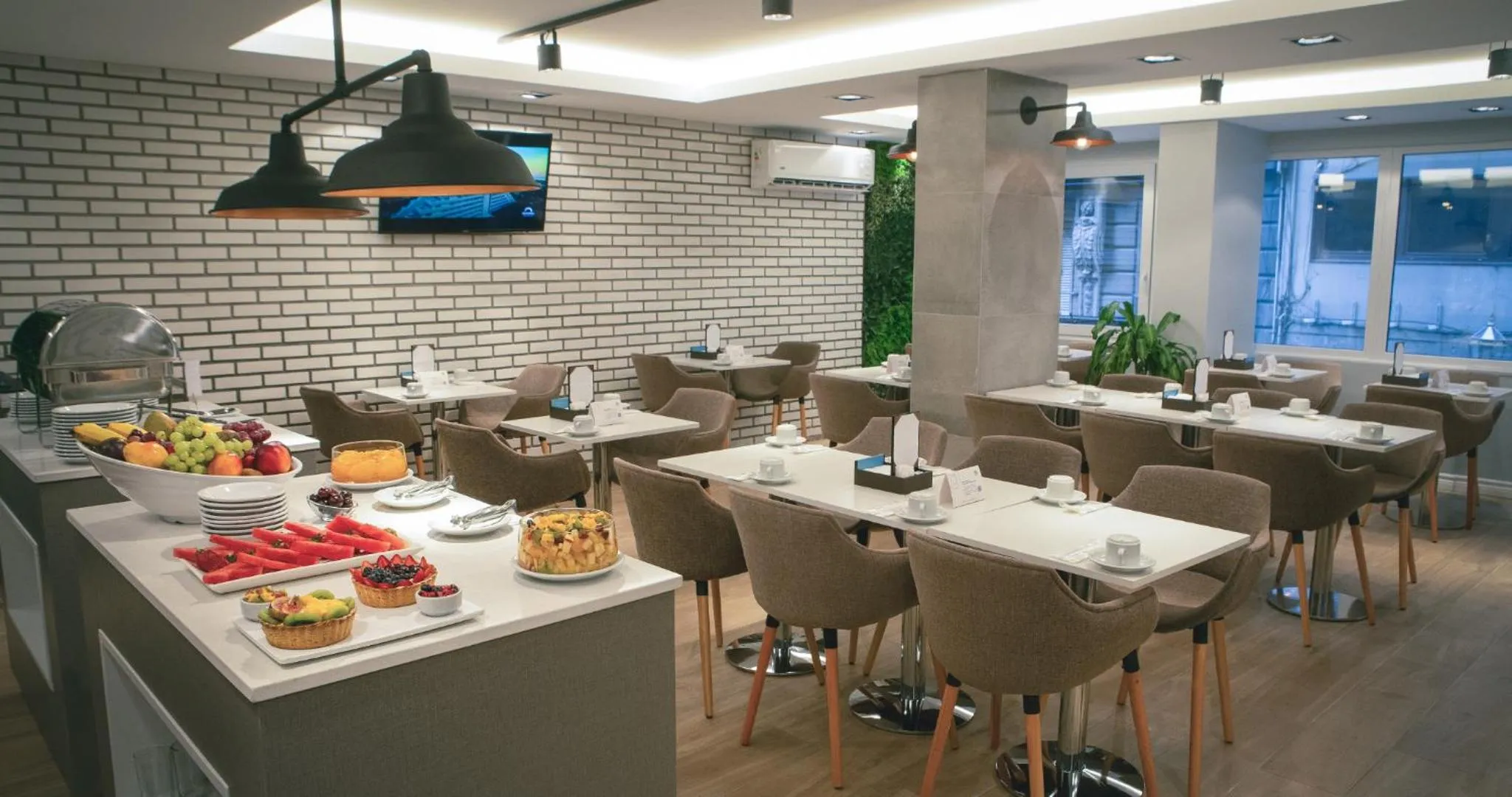 Restaurant/places to eat in Park Royal City Buenos Aires