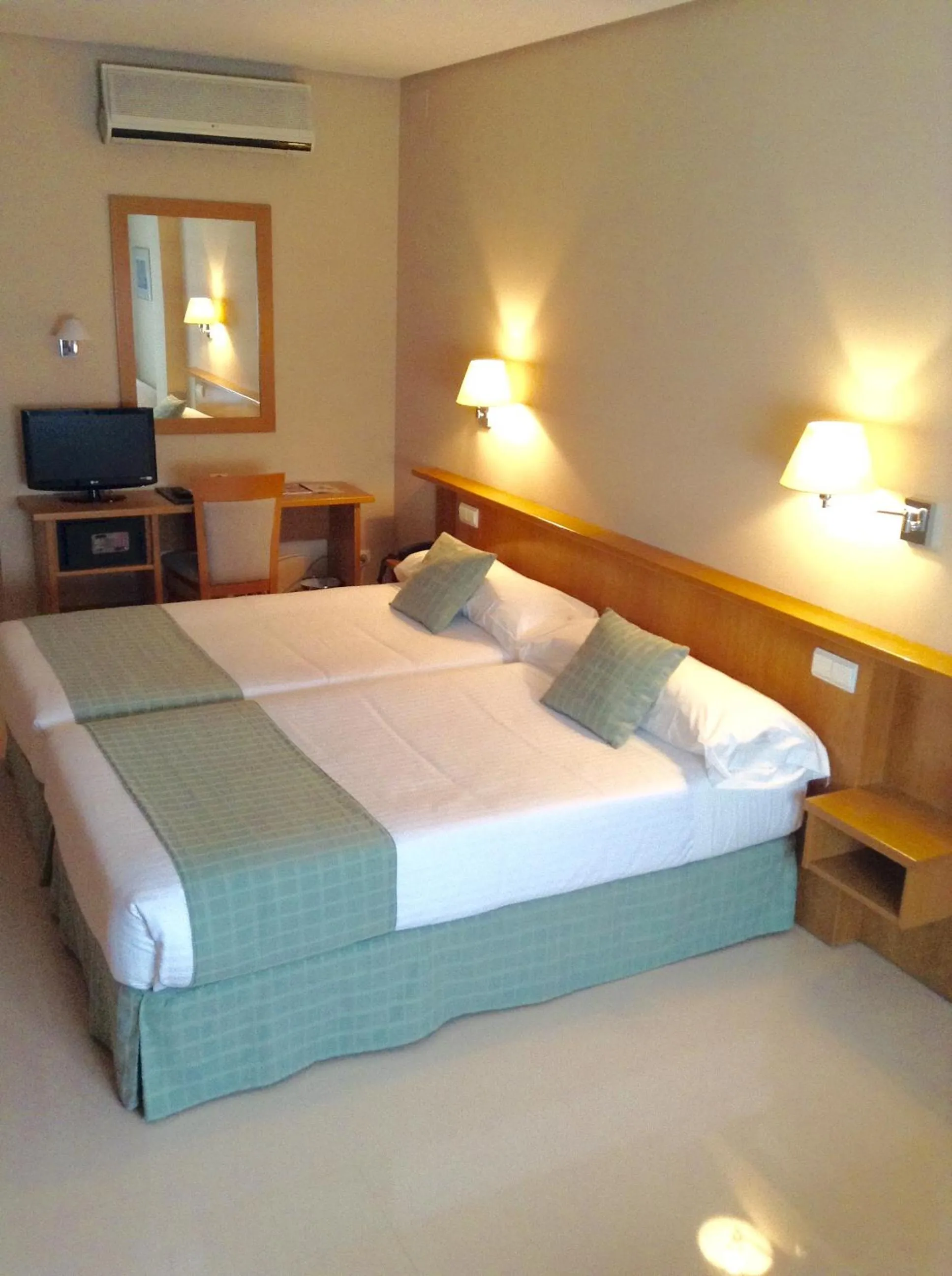 Bedroom, Bed in Hotel Central