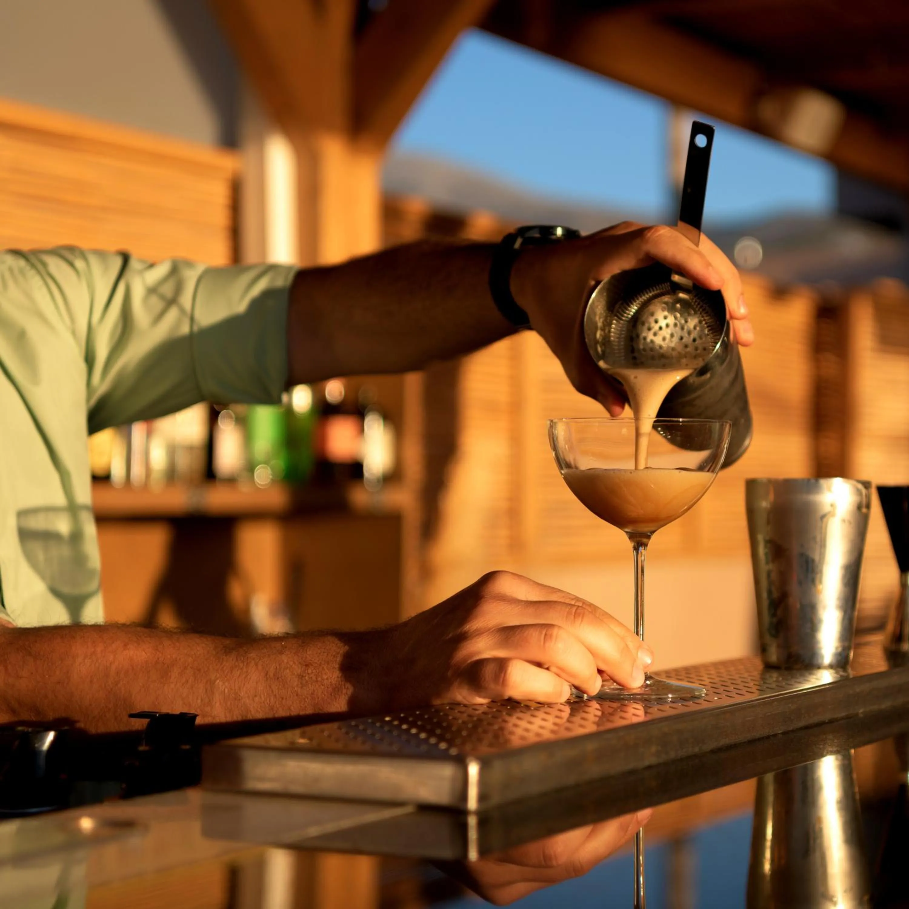 Lounge or bar in High Beach Resort