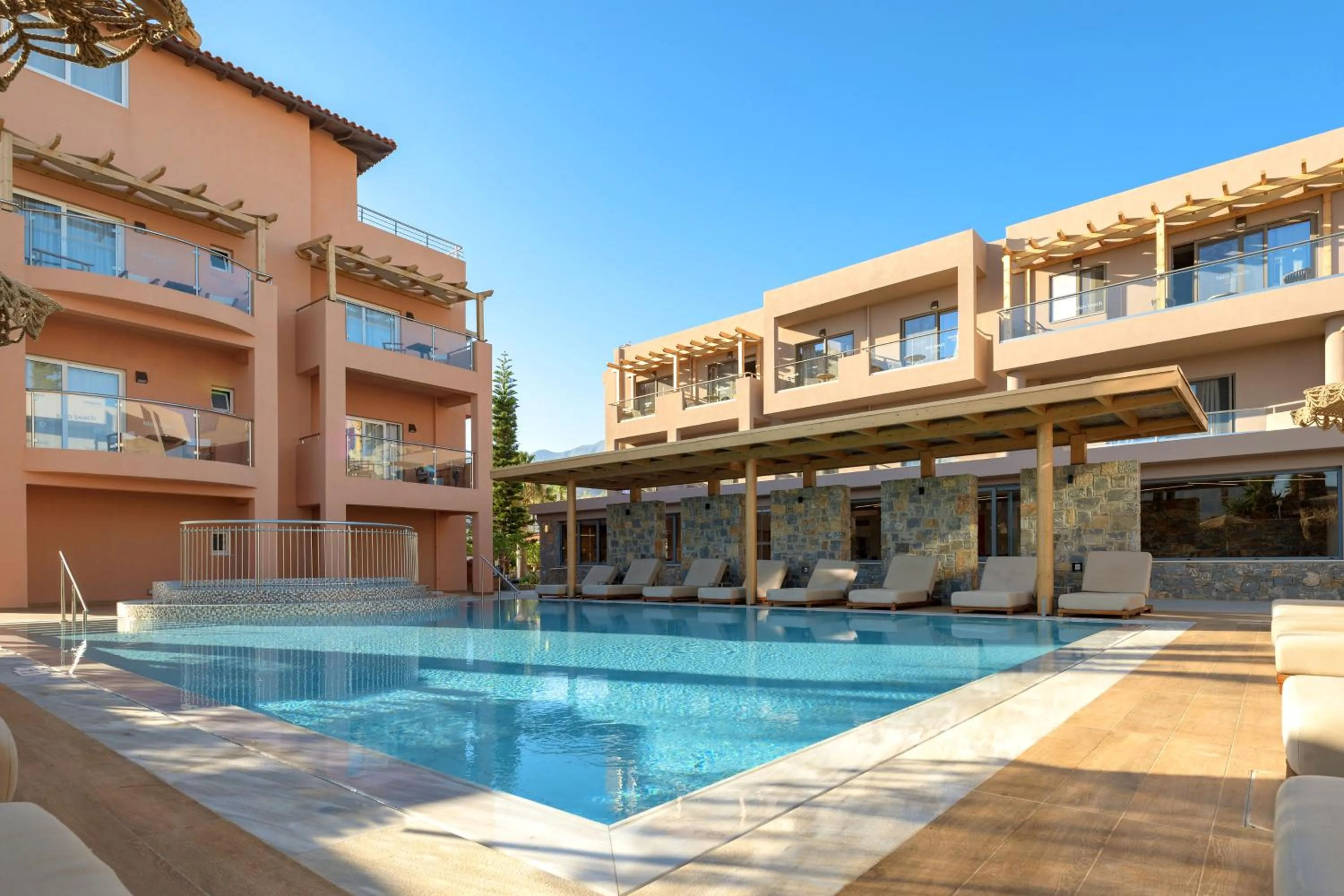 Swimming pool in High Beach Resort