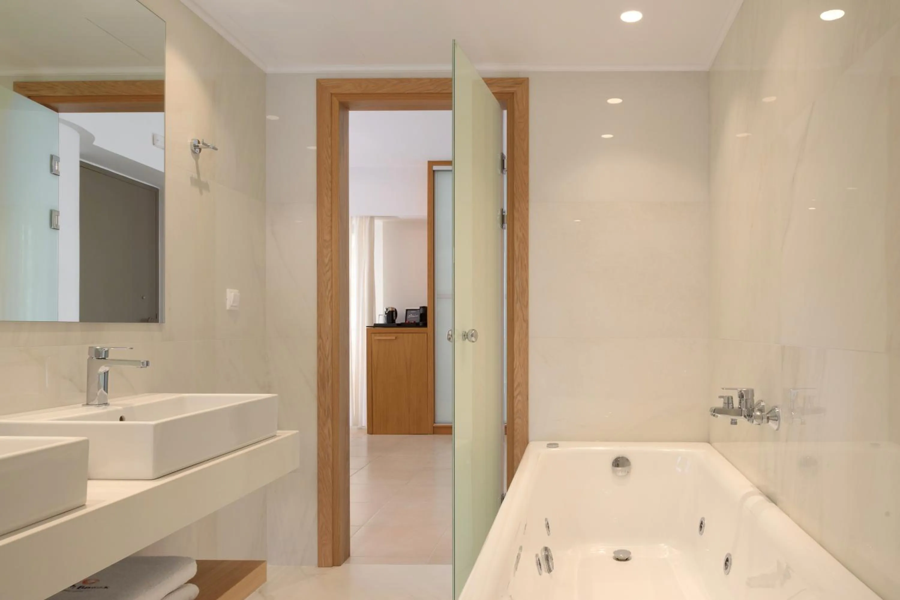 Bathroom in High Beach Resort