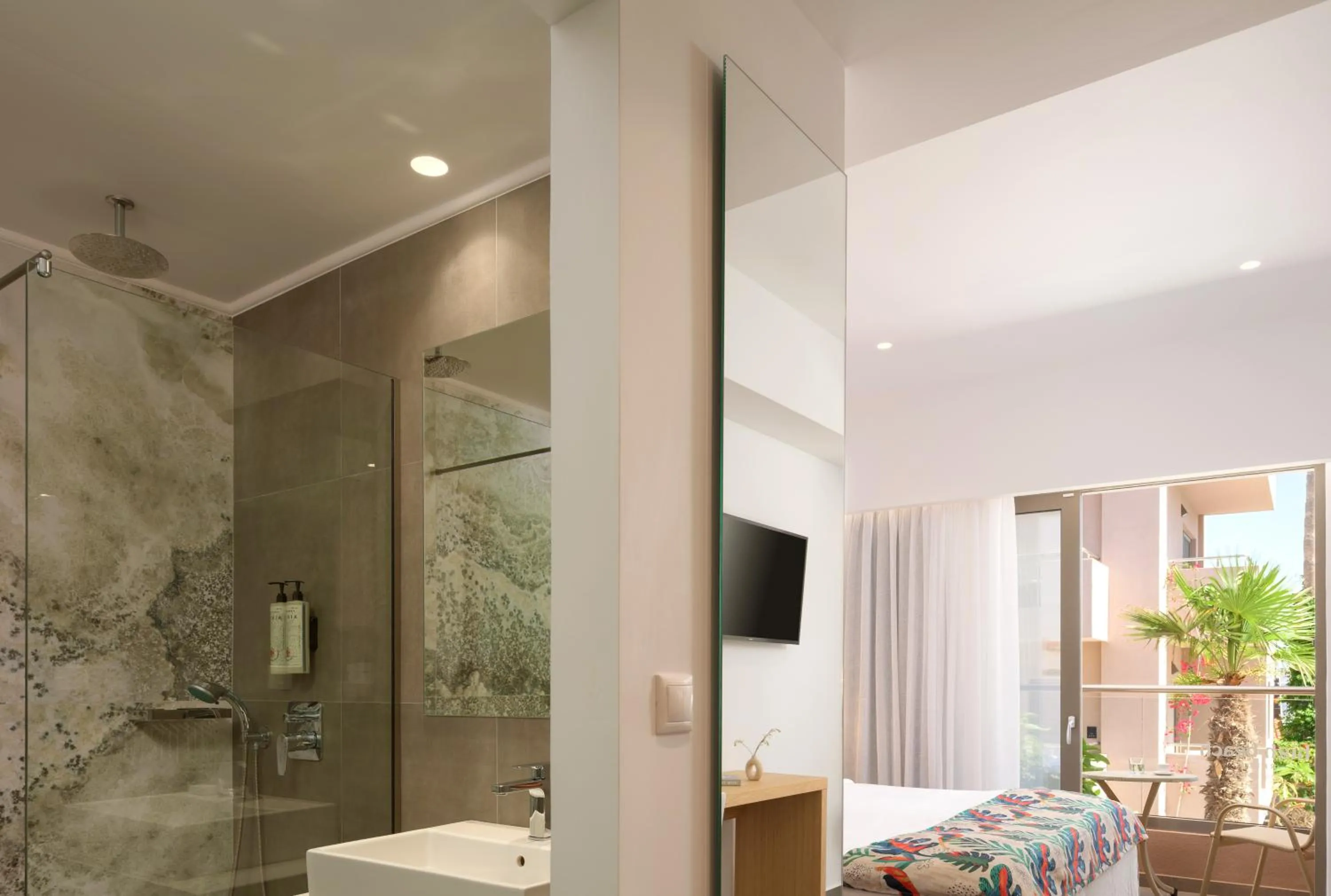 Shower in High Beach Resort