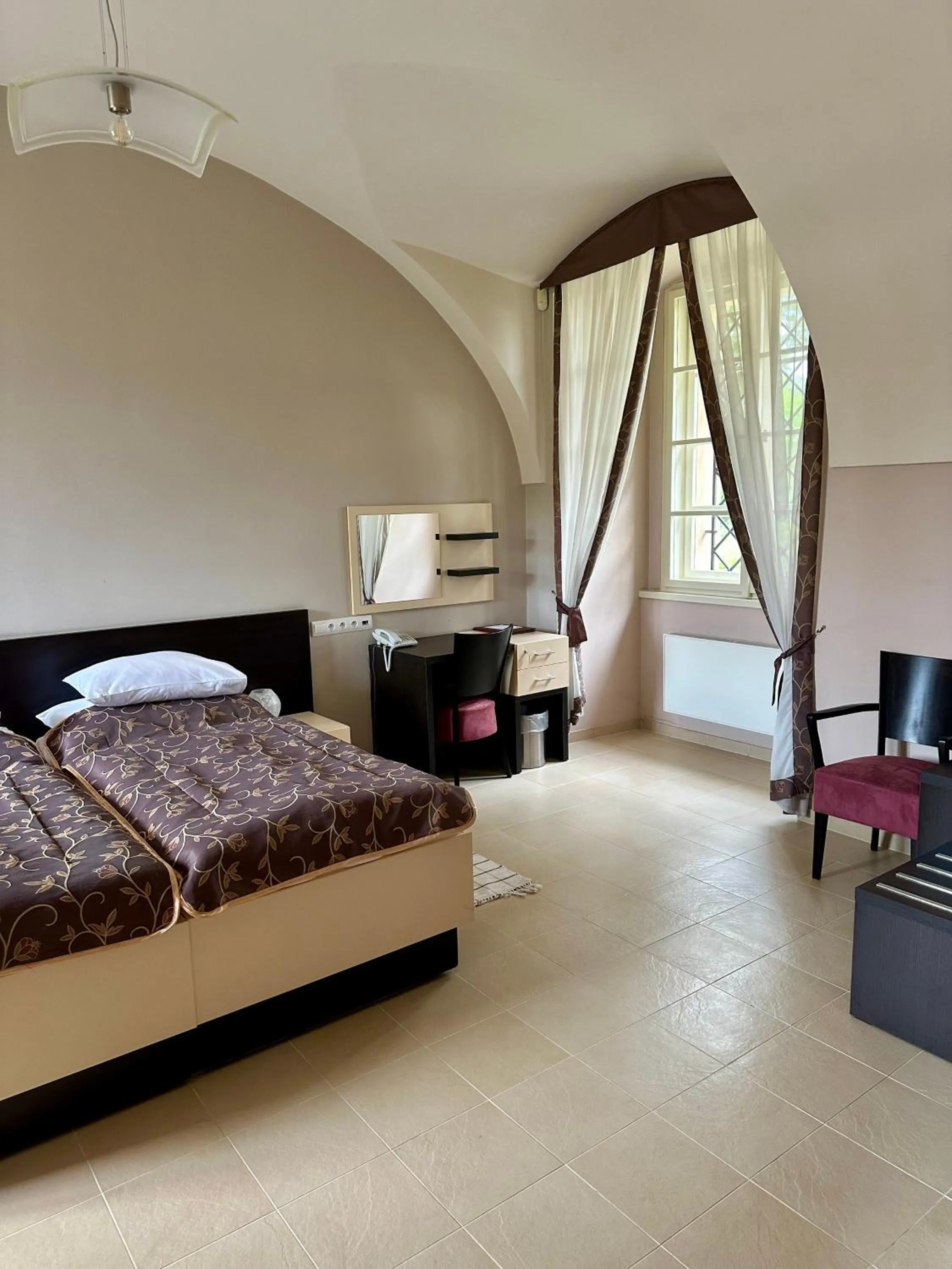 Bed in Château Liblice