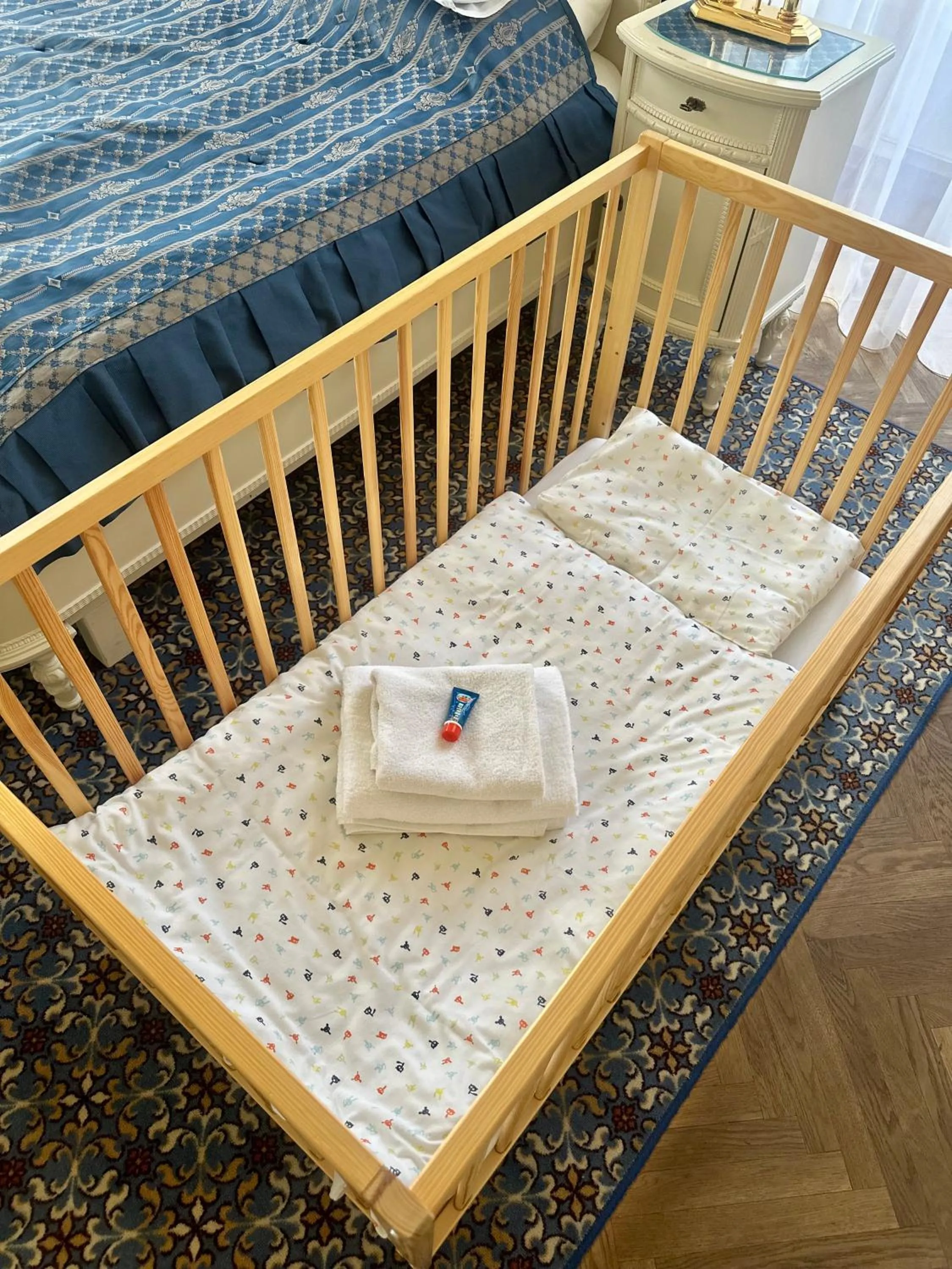 Property building, Bed in Château Liblice