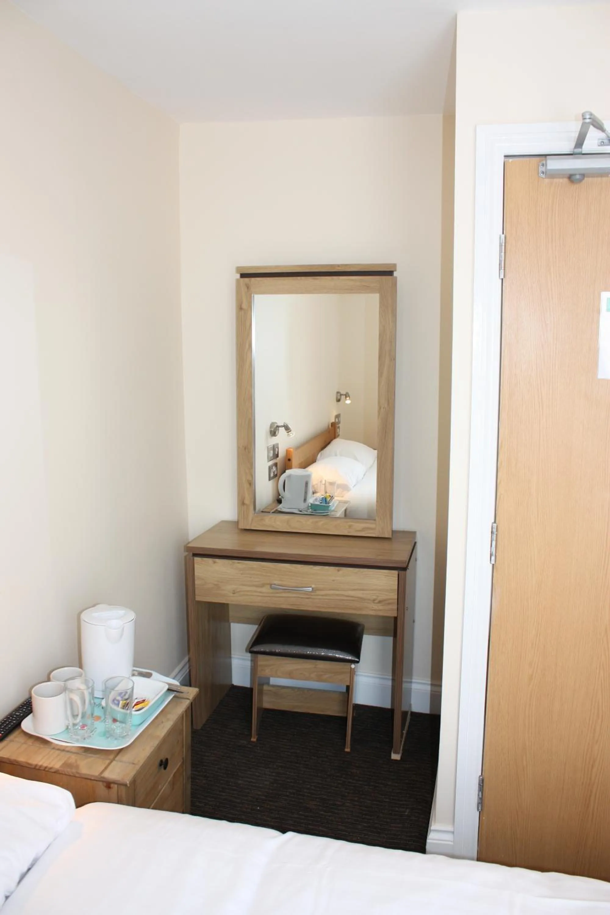 Bedroom in Earls Court Garden Hotel