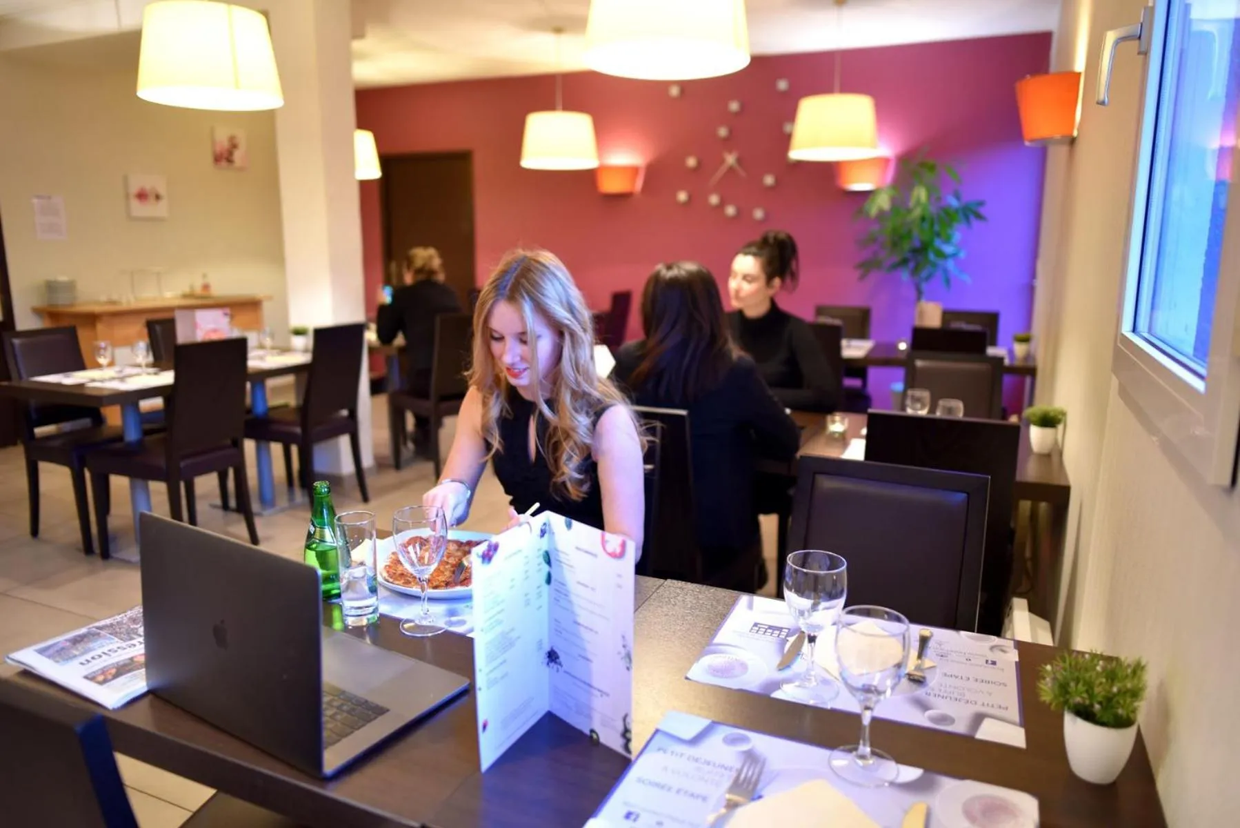 Restaurant/places to eat in Hôtel Inn Chambéry