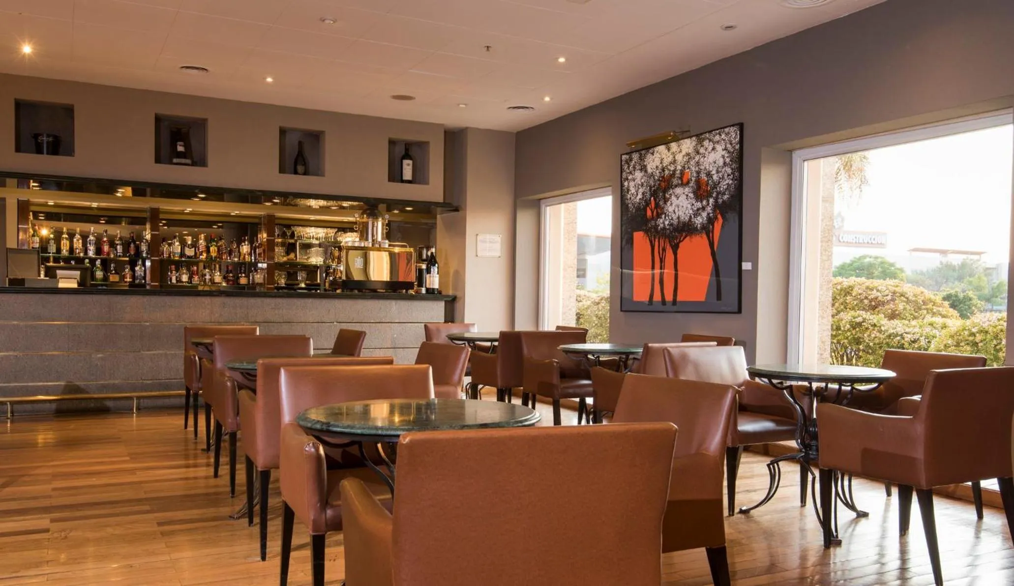 Lounge or bar in Holiday Inn Cordoba by IHG